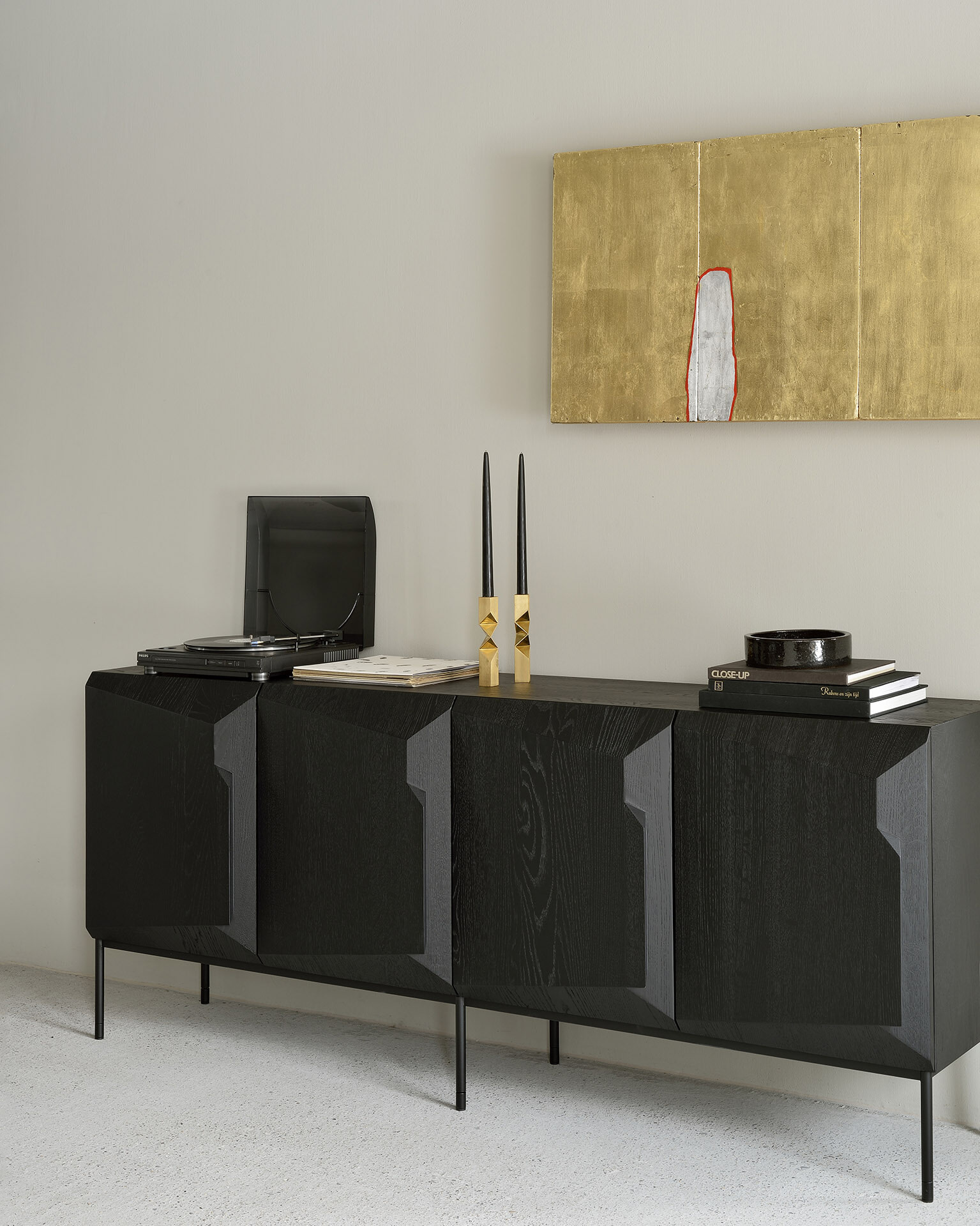 Ethnicraft Dressoir 'Stairs' Gevernist Eikenhout, 200cm, kleur Zwart