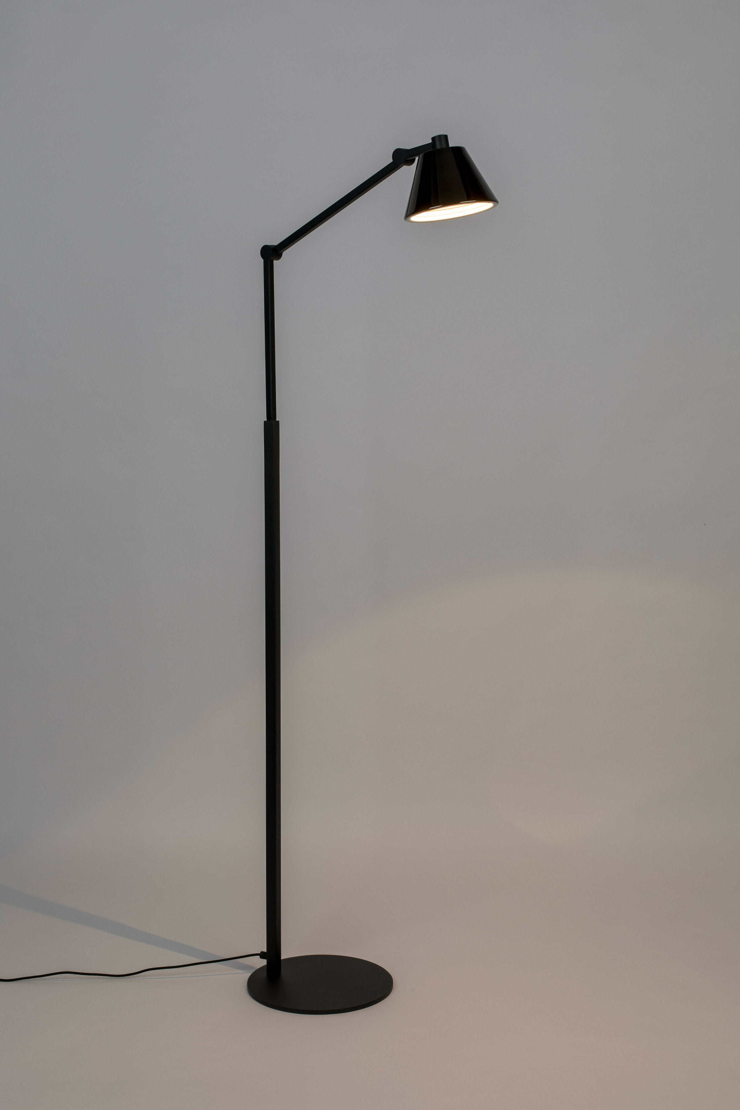 Zuiver Vloerlamp 'Lub' 142cm, kleur Zwart