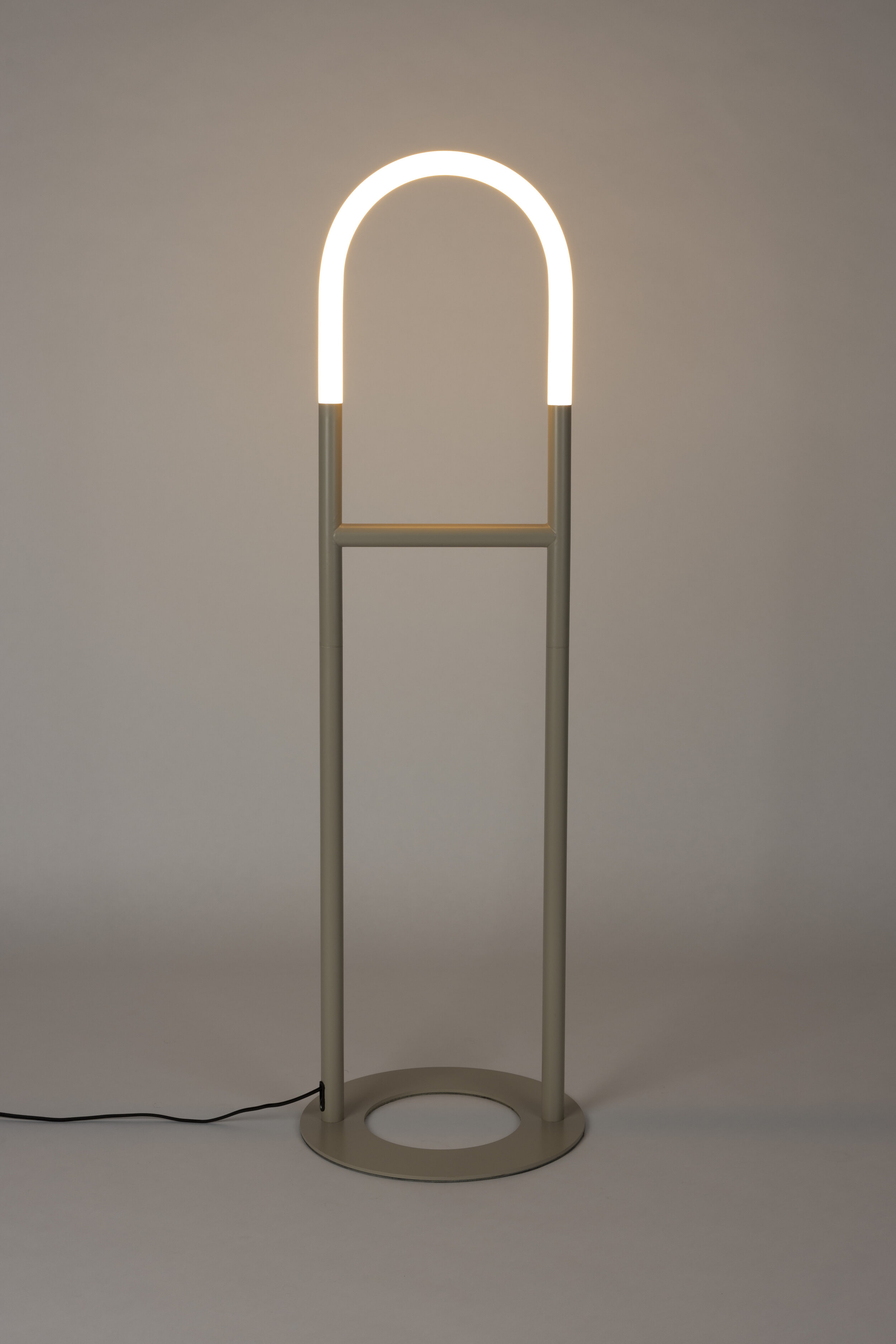 Zuiver Vloerlamp 'Arch' 135cm, kleur Beige