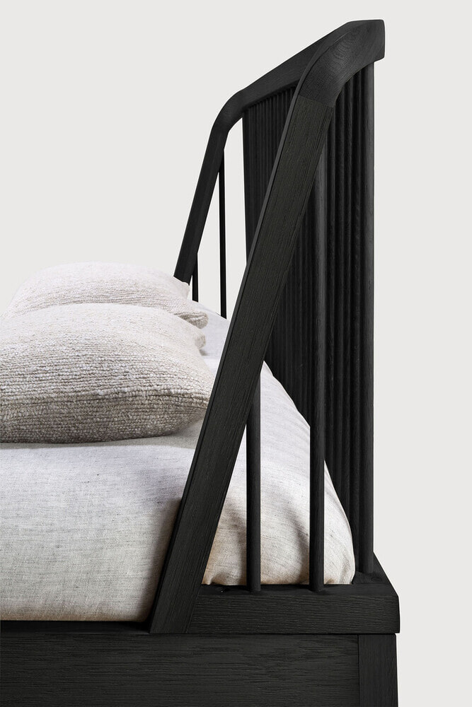 Ethnicraft Bed 'Spindle' Gevernist Eikenhout, 160 x 200cm, kleur Zwart