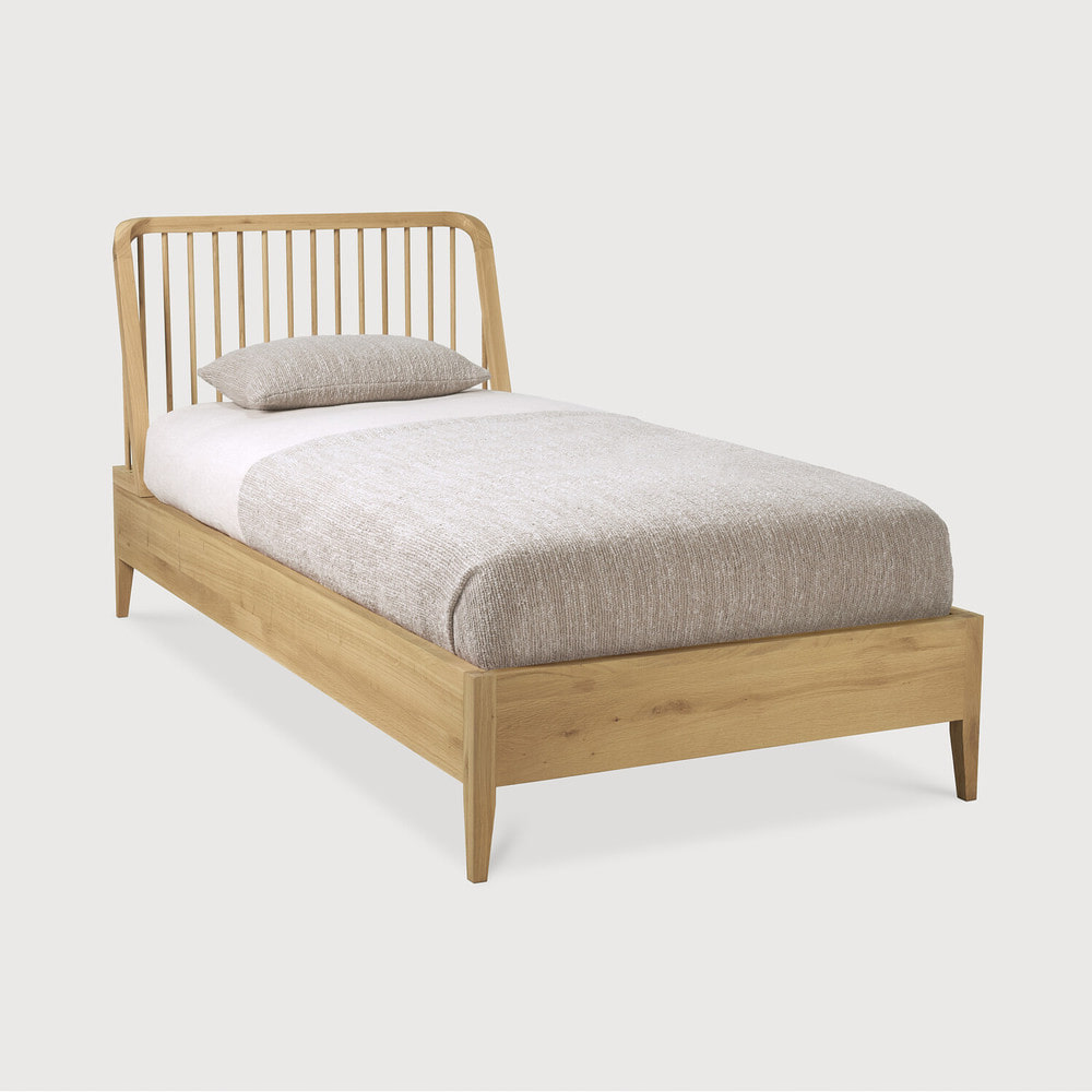 Ethnicraft Bed 'Spindle' Geolied Eikenhout, kleur Naturel