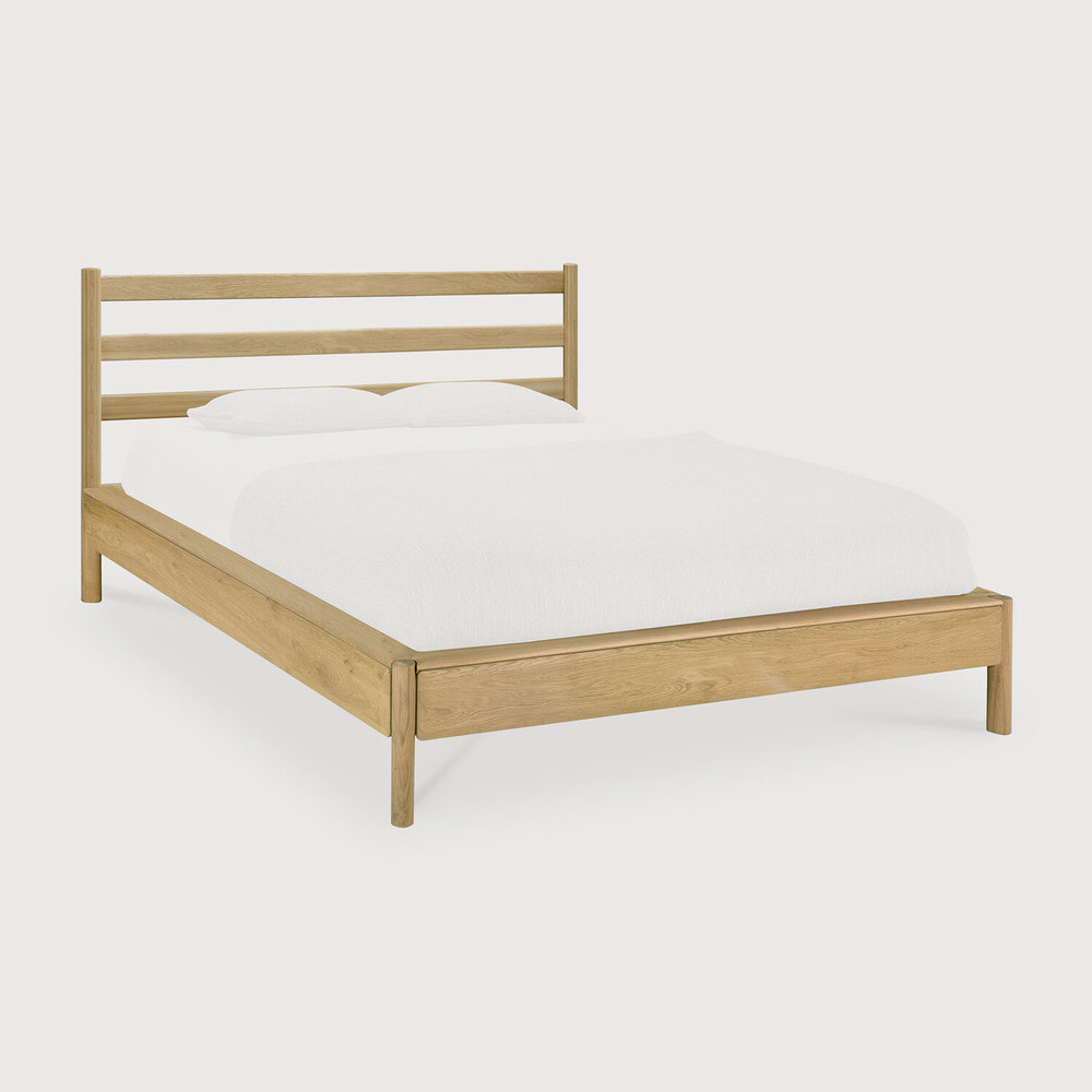 Ethnicraft Bed 'PI' Geolied Eikenhout, kleur Naturel