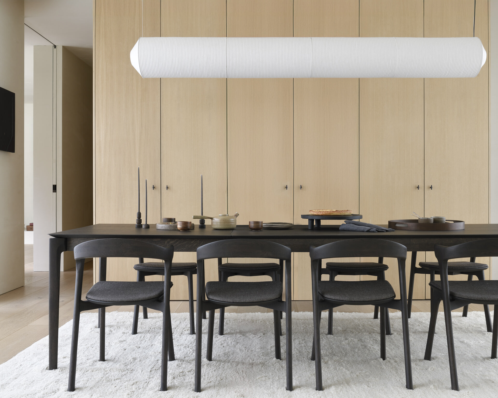 Ethnicraft Uitschuifbare Eettafel 'Bok' Gevernist Eikenhout, 180/280 x 100cm, kleur Bruin