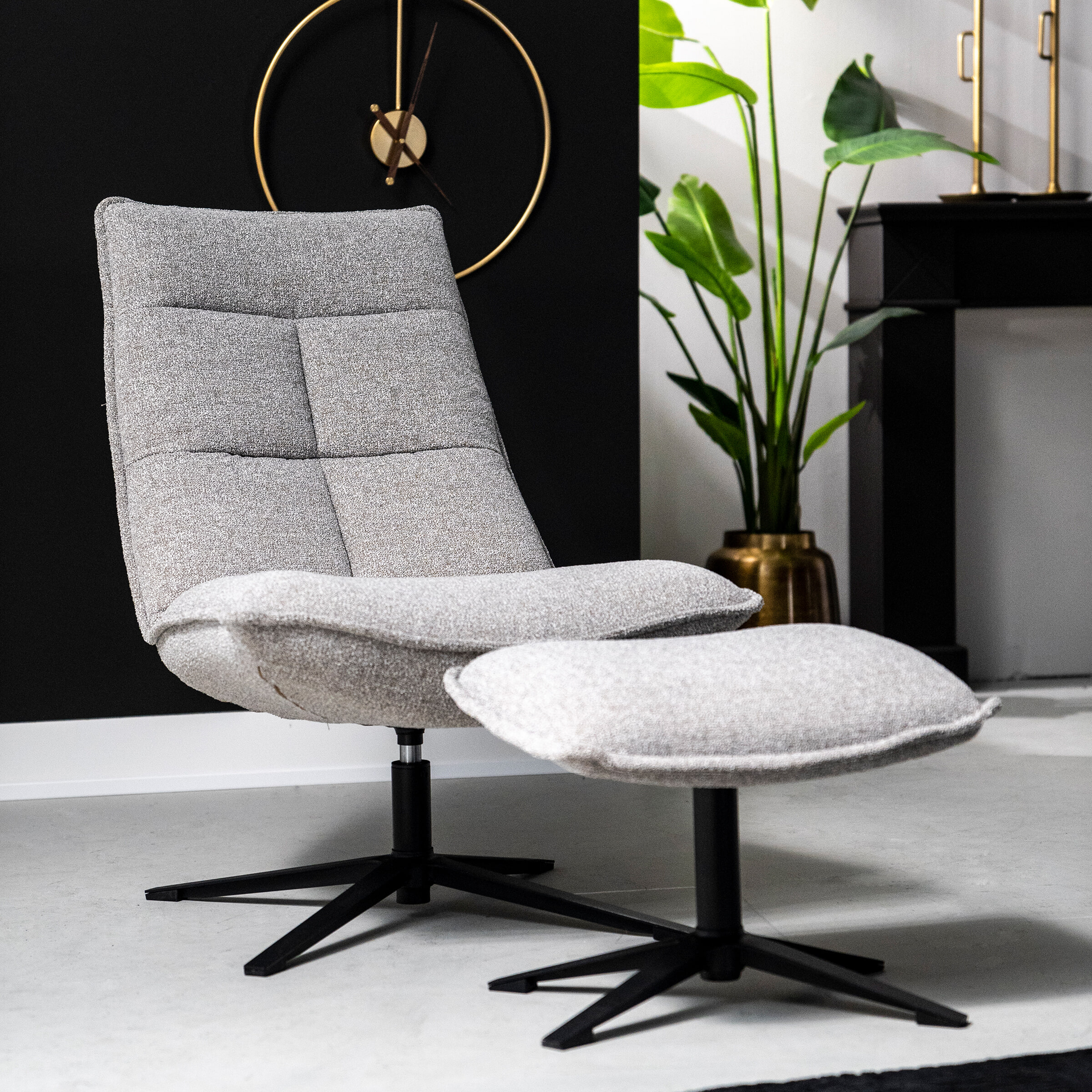 Eleonora Fauteuil 'Marcus' met voetenbank, kleur Lichtgrijs Baquer Eleonora Fauteuil 'Marcus' met voetenbank, kleur Lichtgrijs Baquer