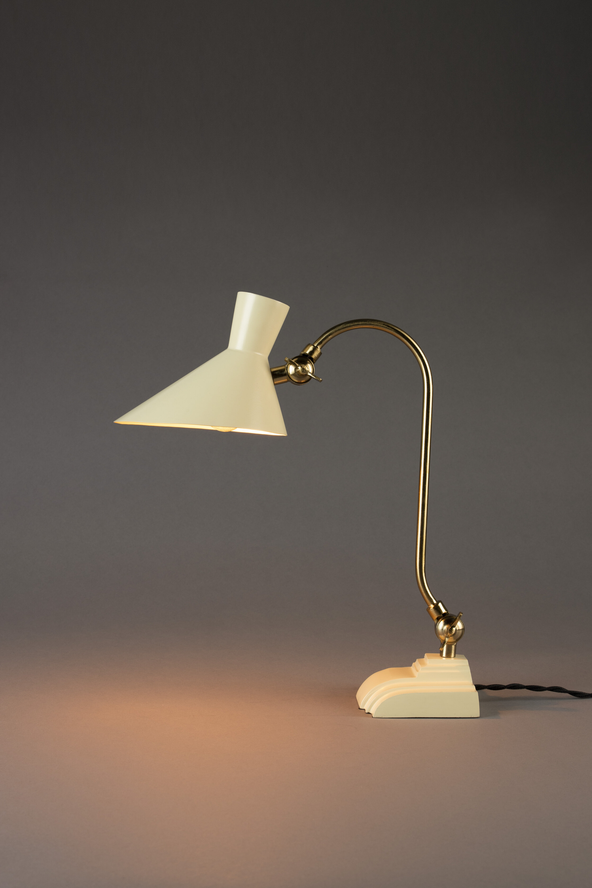 Dutchbone Tafellamp 'Gaia' kleur Ivory