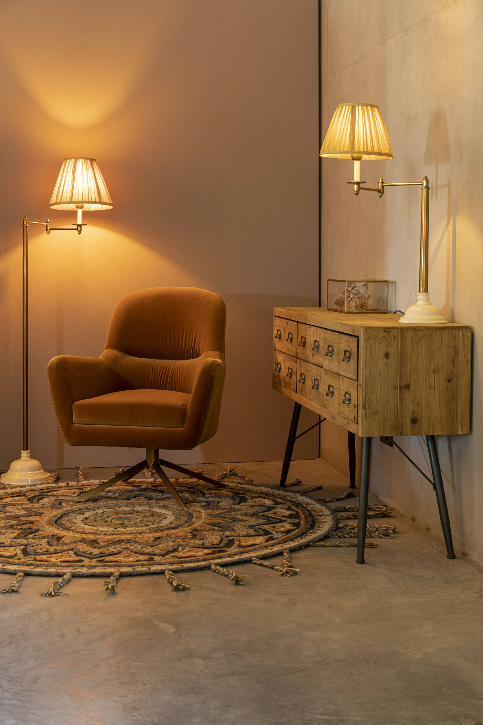 Dutchbone Tafellamp 'The Allis' 64cm hoog, Brass