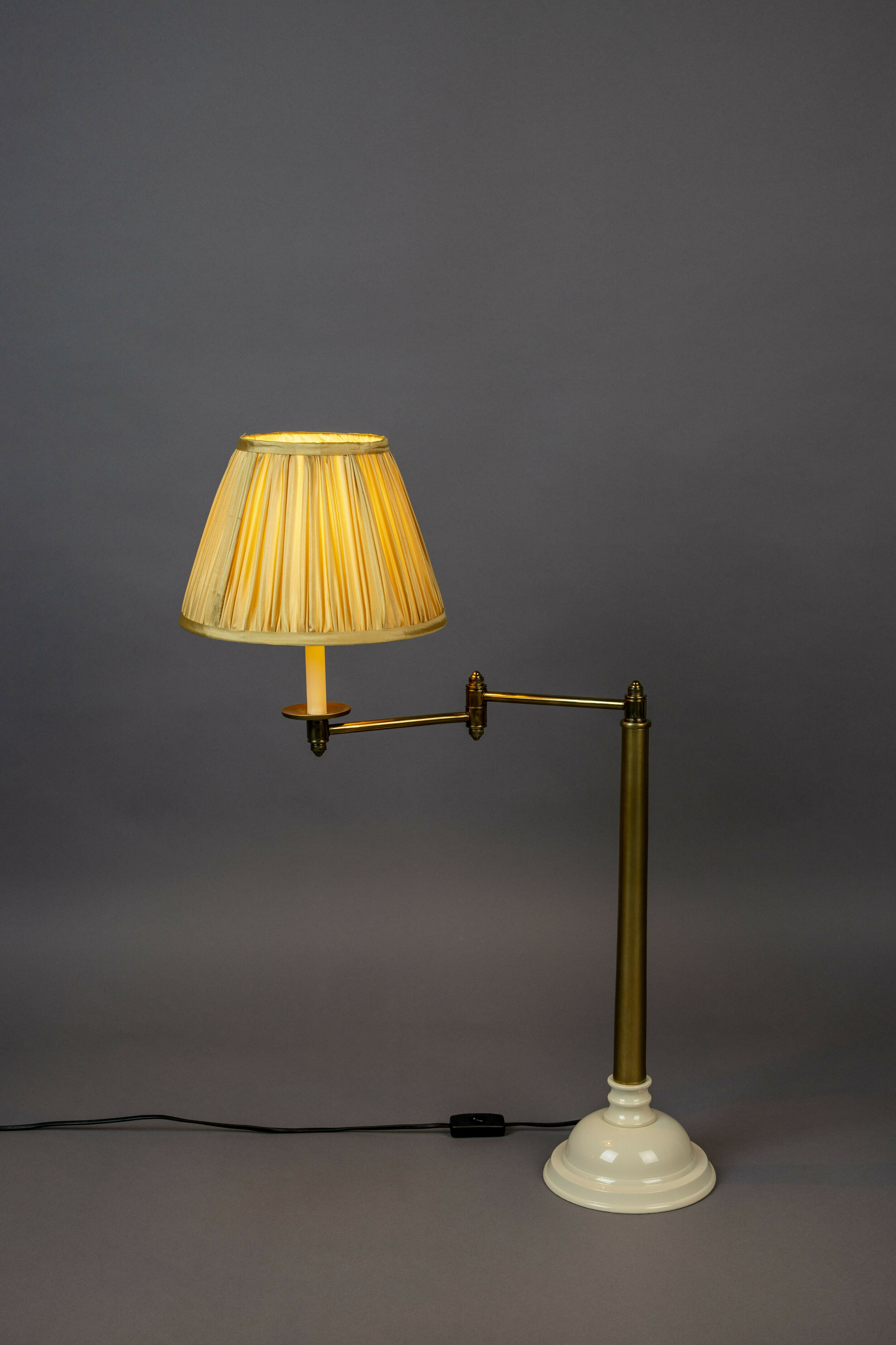 Dutchbone Tafellamp 'The Allis' 64cm hoog, Brass