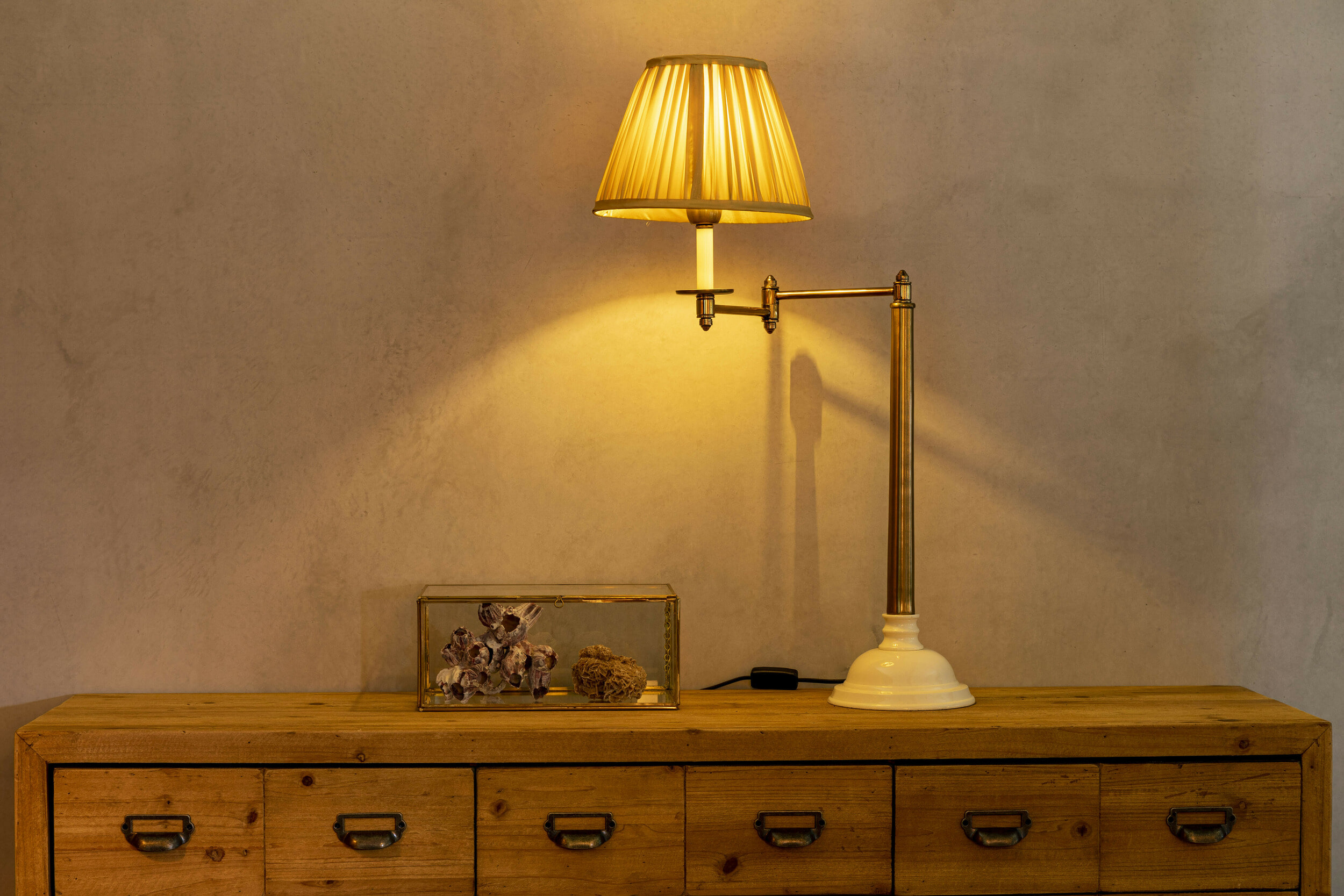 Dutchbone Tafellamp 'The Allis' 64cm hoog, Brass