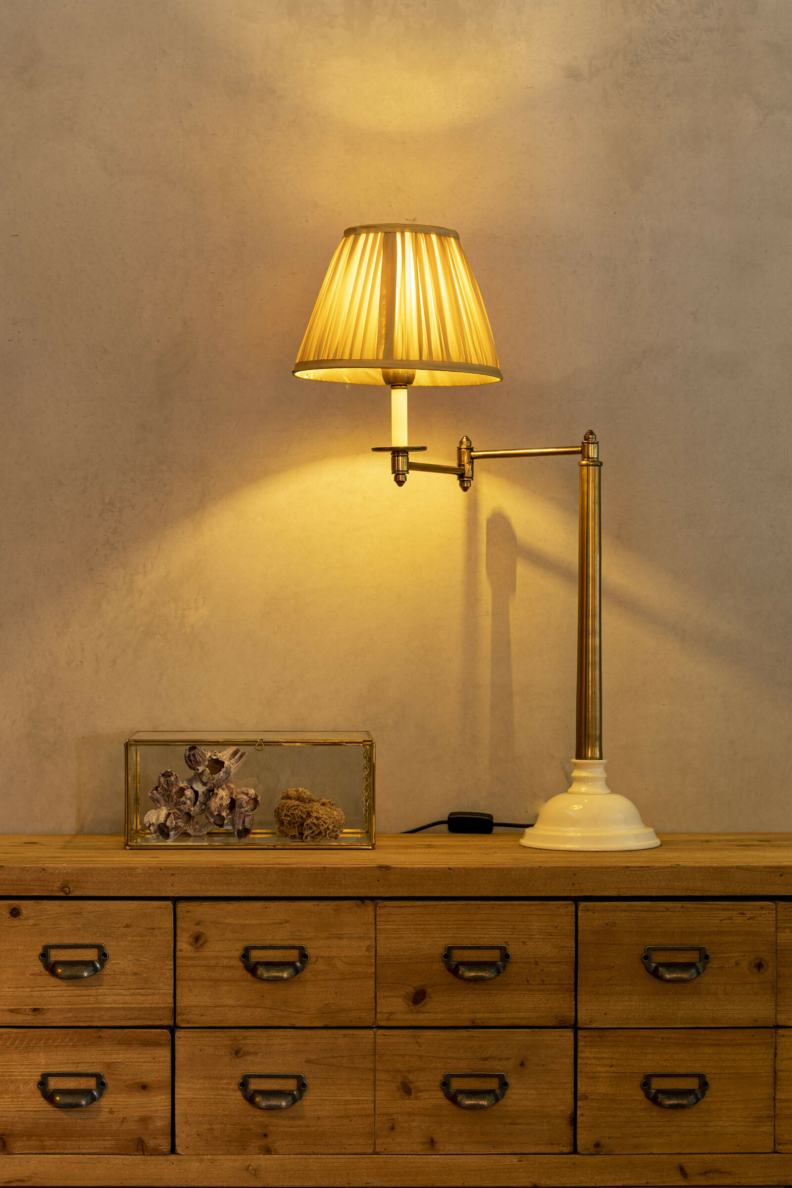 Dutchbone Tafellamp 'The Allis' 64cm hoog, Brass