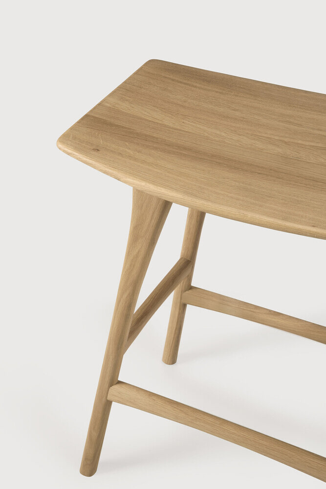 Ethnicraft Barkruk 'Osso' Geolied Eikenhout, kleur Naturel (zithoogte 65cm)