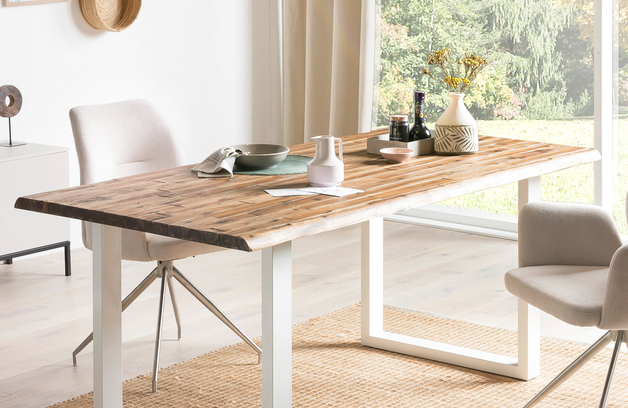 Artistiq Eettafel 'Radhika' Acaciahout en metaal, 140 x 80cm, kleur Wit