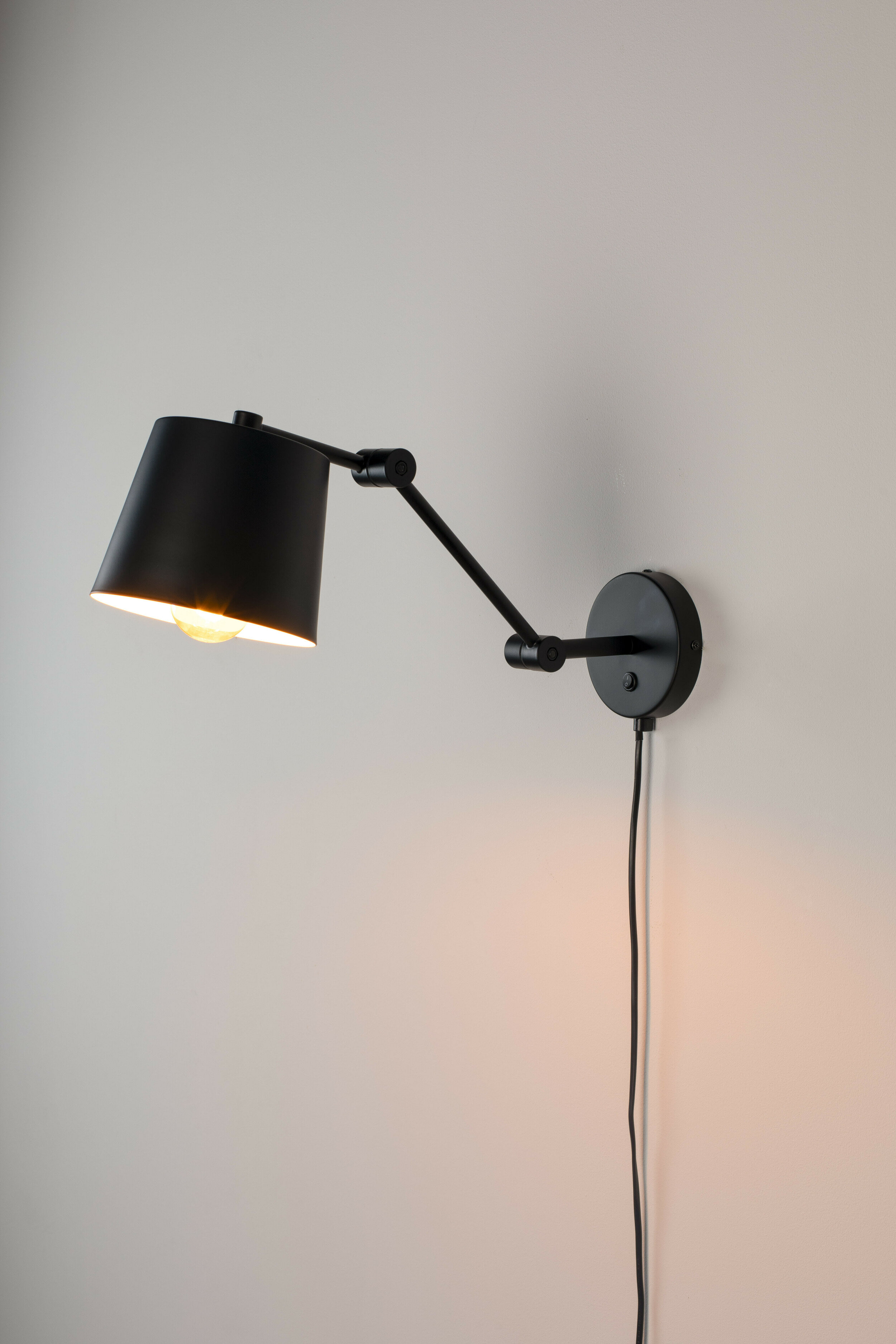 ZILT Wandlamp 'Bret' kleur Zwart