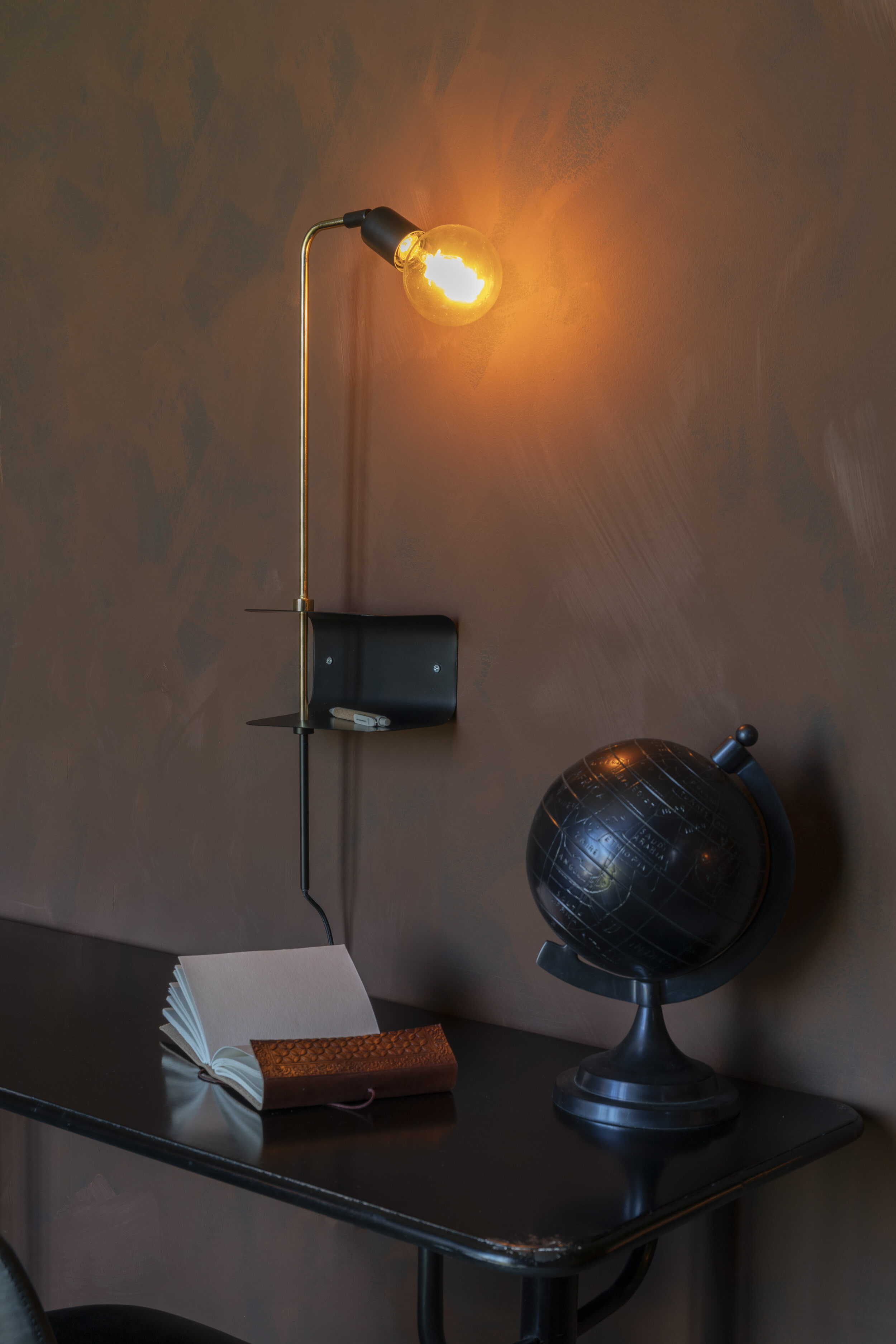 Dutchbone Wandlamp 'Shaw' kleur Zwart