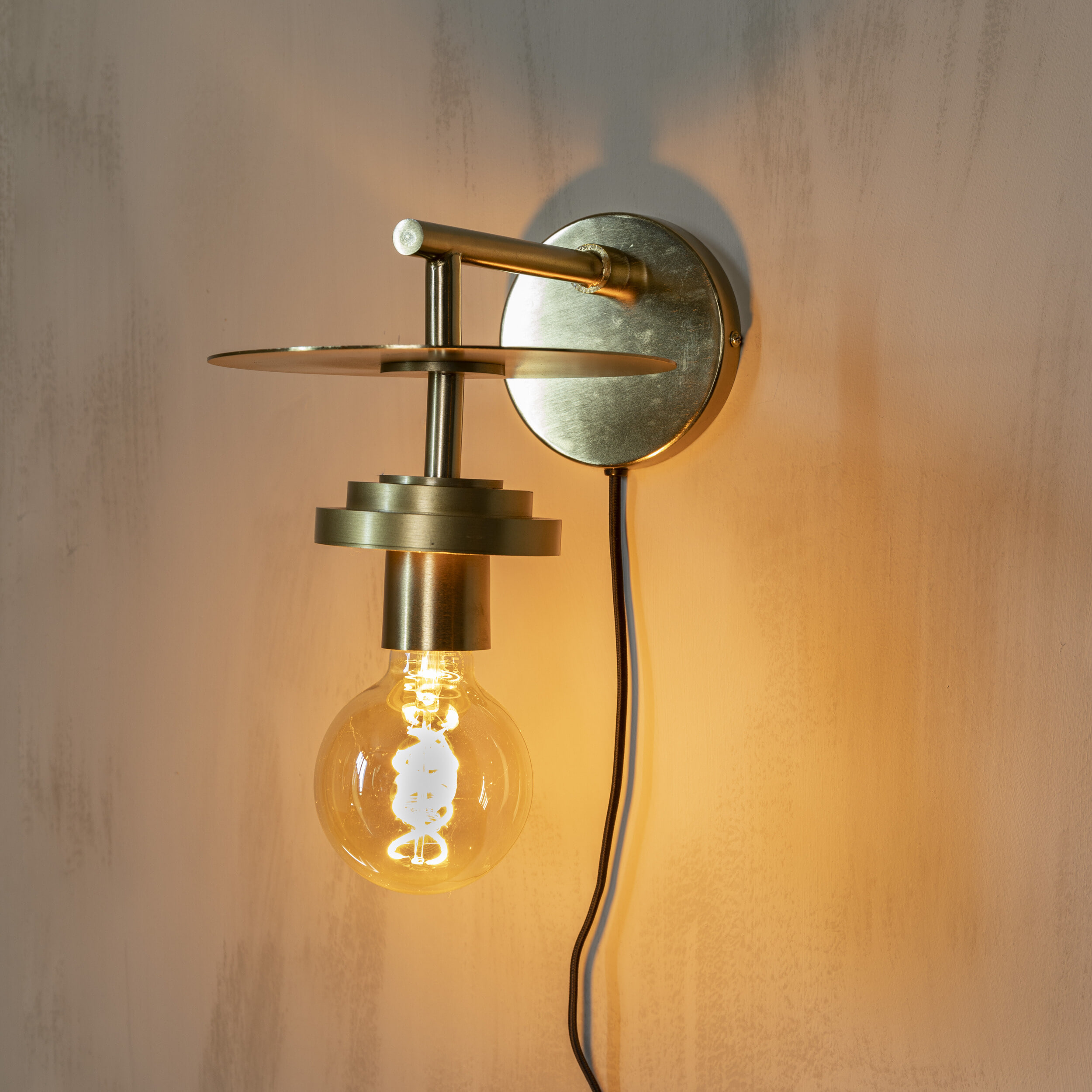 Dutchbone Wandlamp 'Aden' kleur Brass
