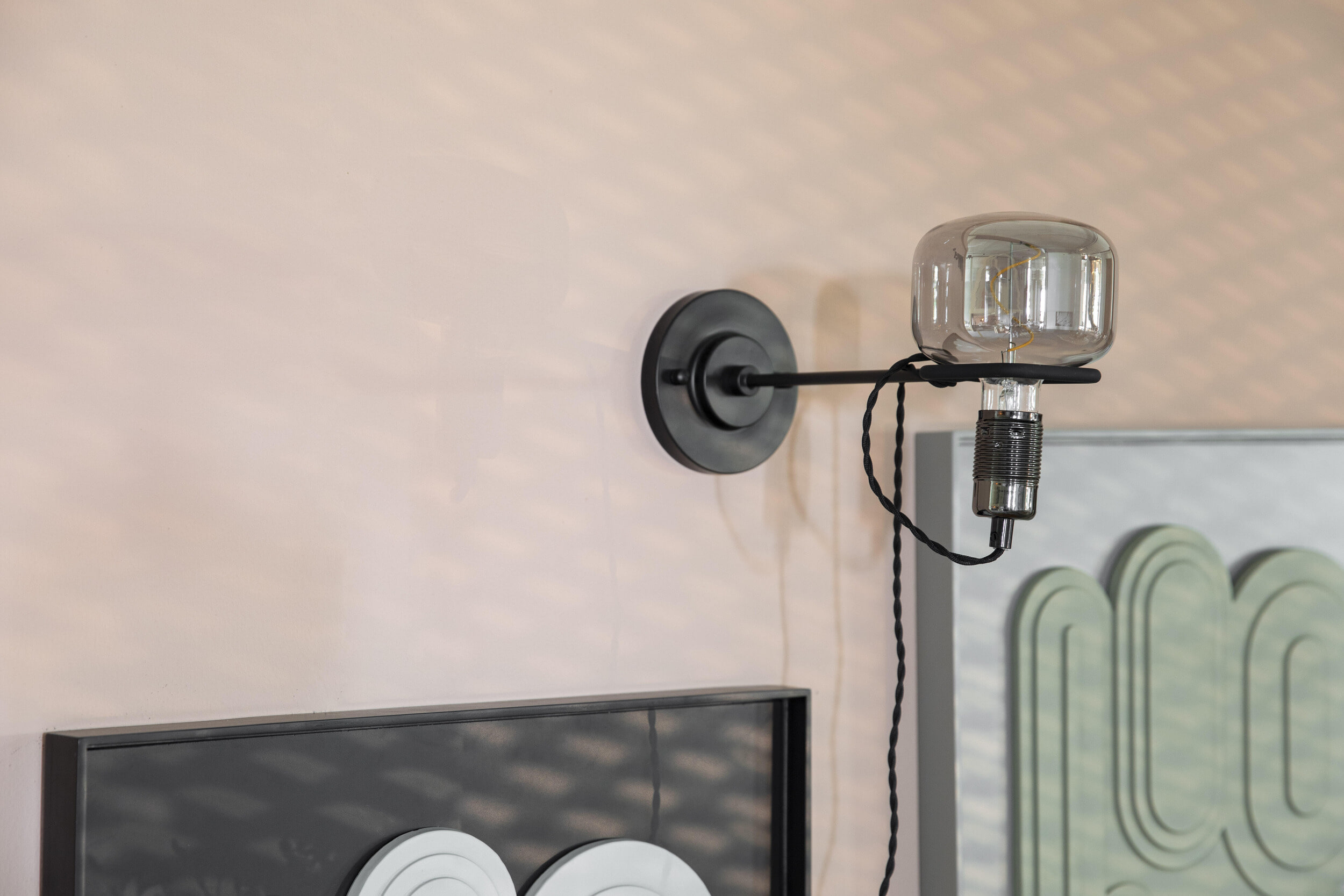 Zuiver Wandlamp 'Hazy' kleur Zwart