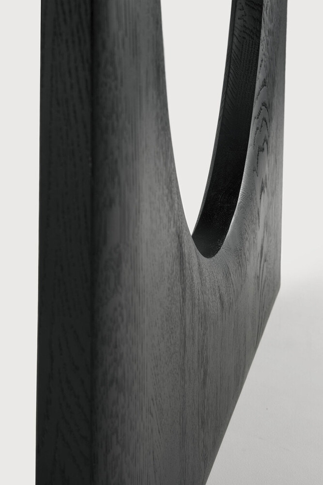 Ethnicraft Eettafel 'Geometric' Gevernist Eikenhout, 250 x 100cm, kleur Zwart