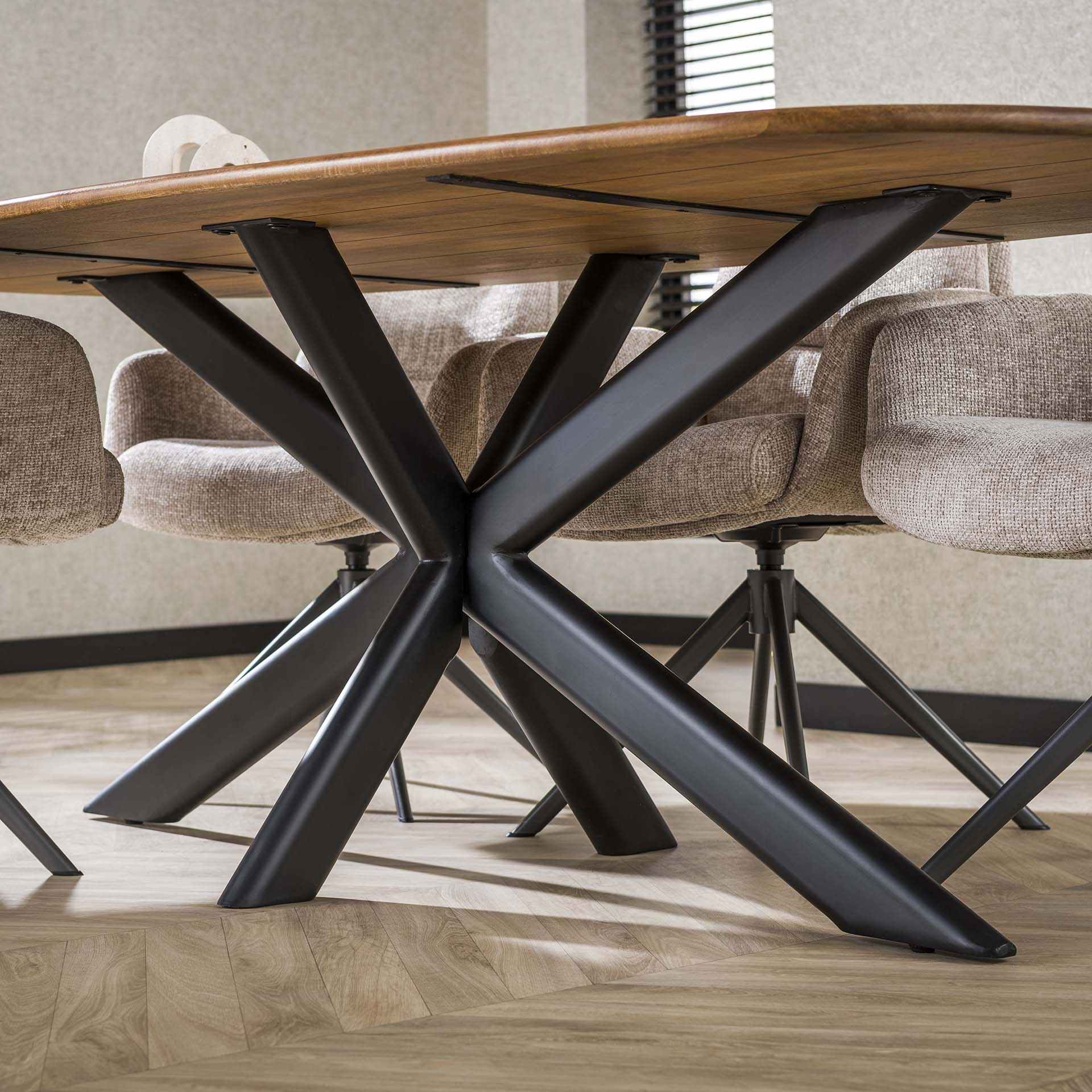 LifestyleFurn Deens Ovale Eettafel 'Syeda' Mangohout, 215 x 105cm