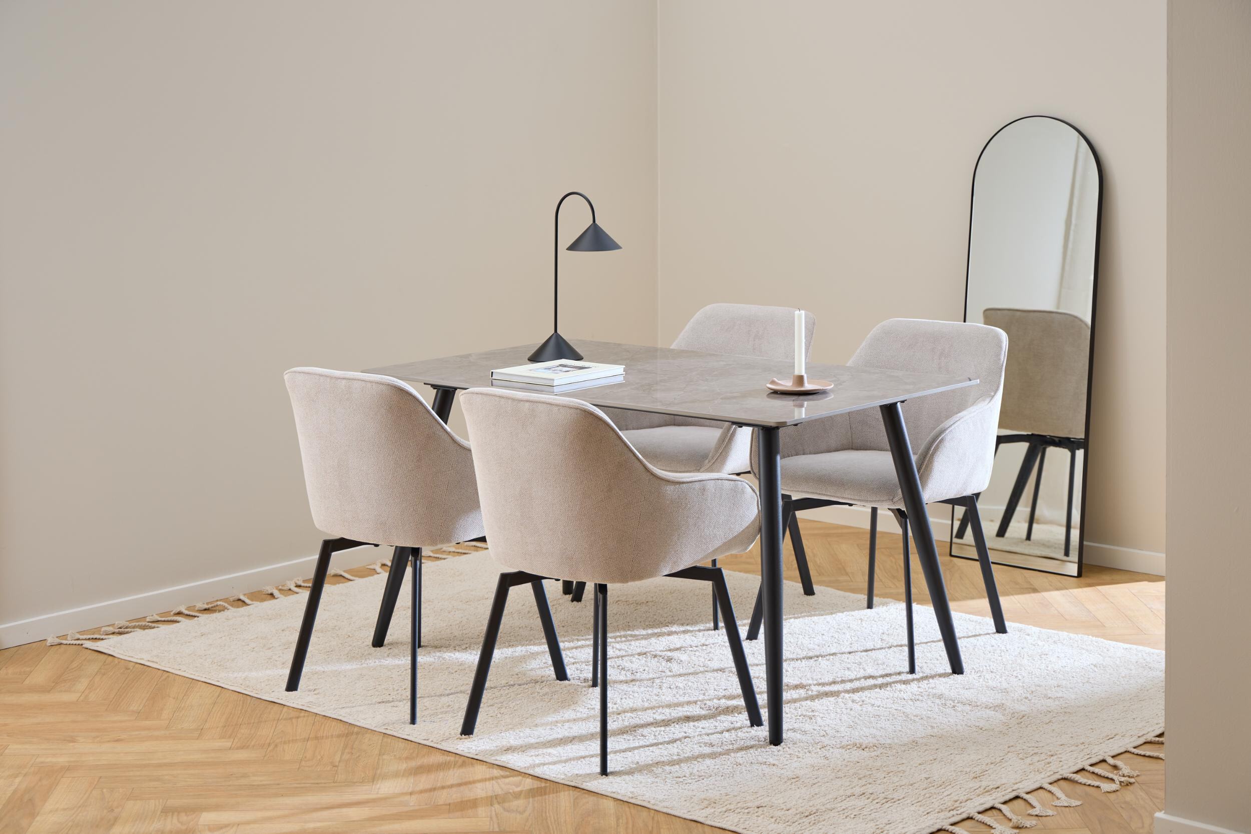 Bendt Draaibare Eetkamerstoel 'Aisling' Chenille, kleur Beige