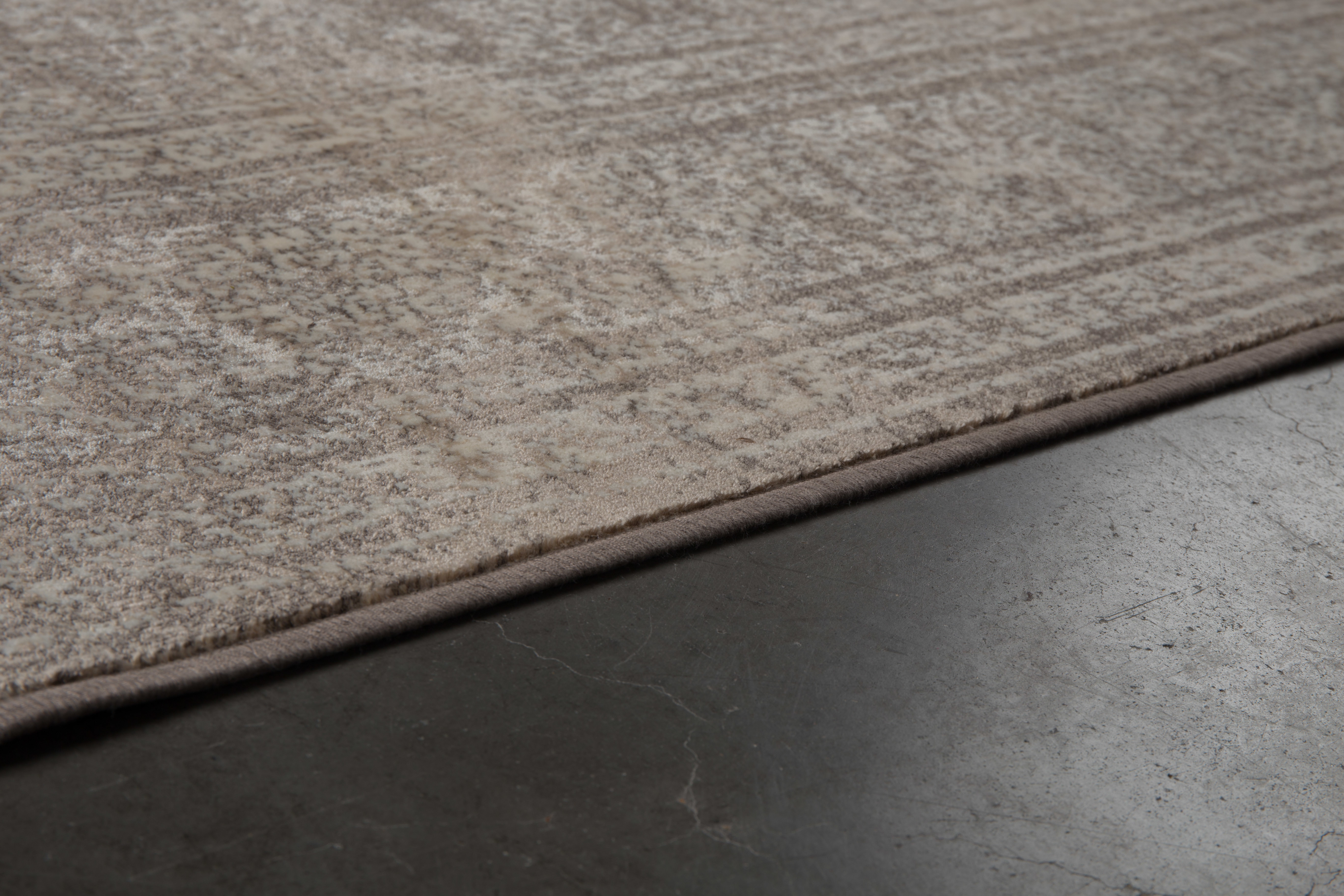Dutchbone Vloerkleed 'Rugged' 170 x 240cm, kleur Light