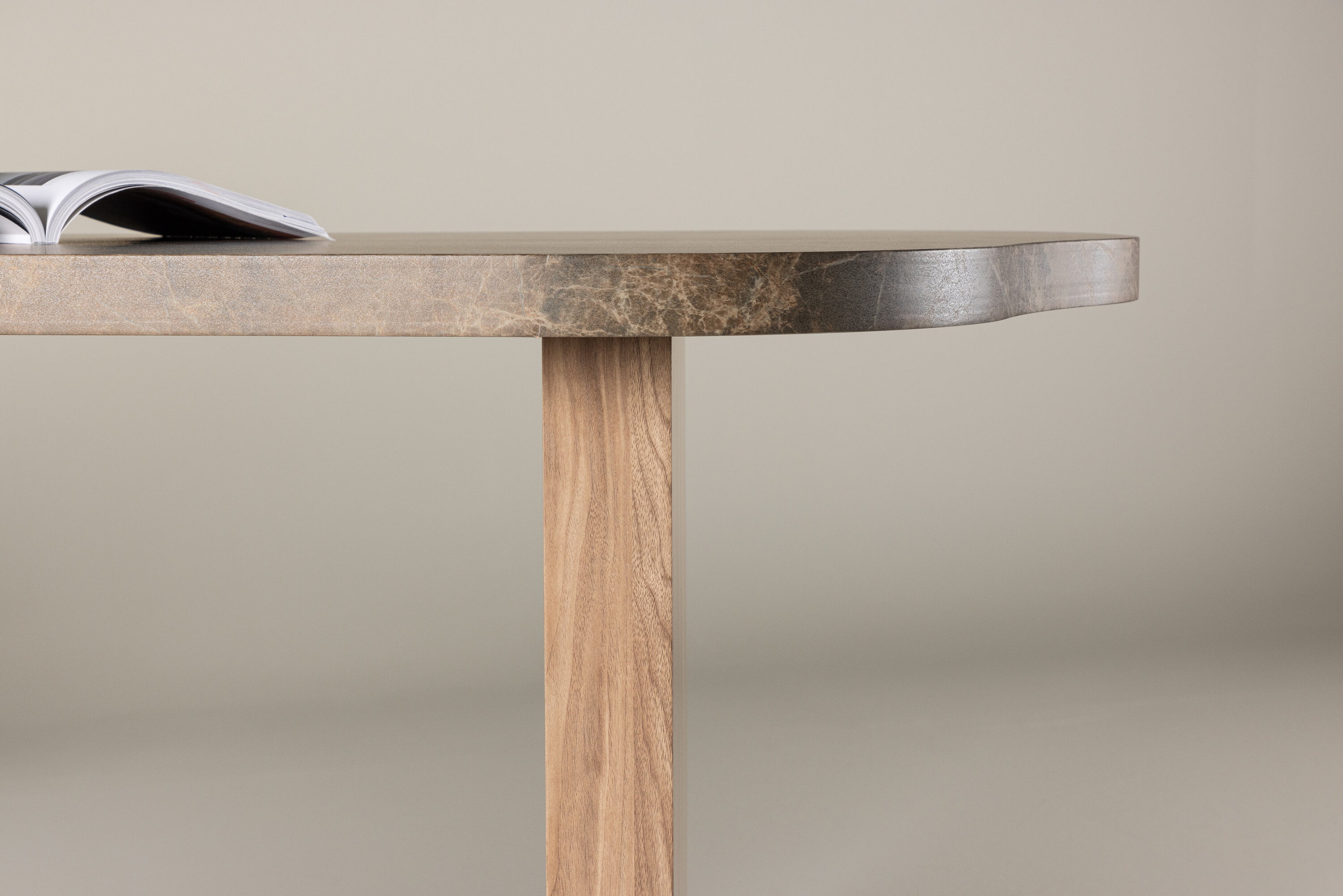 Nohr Organische Eettafel 'Jenevieve' Marmerlook, 230 x 100cm