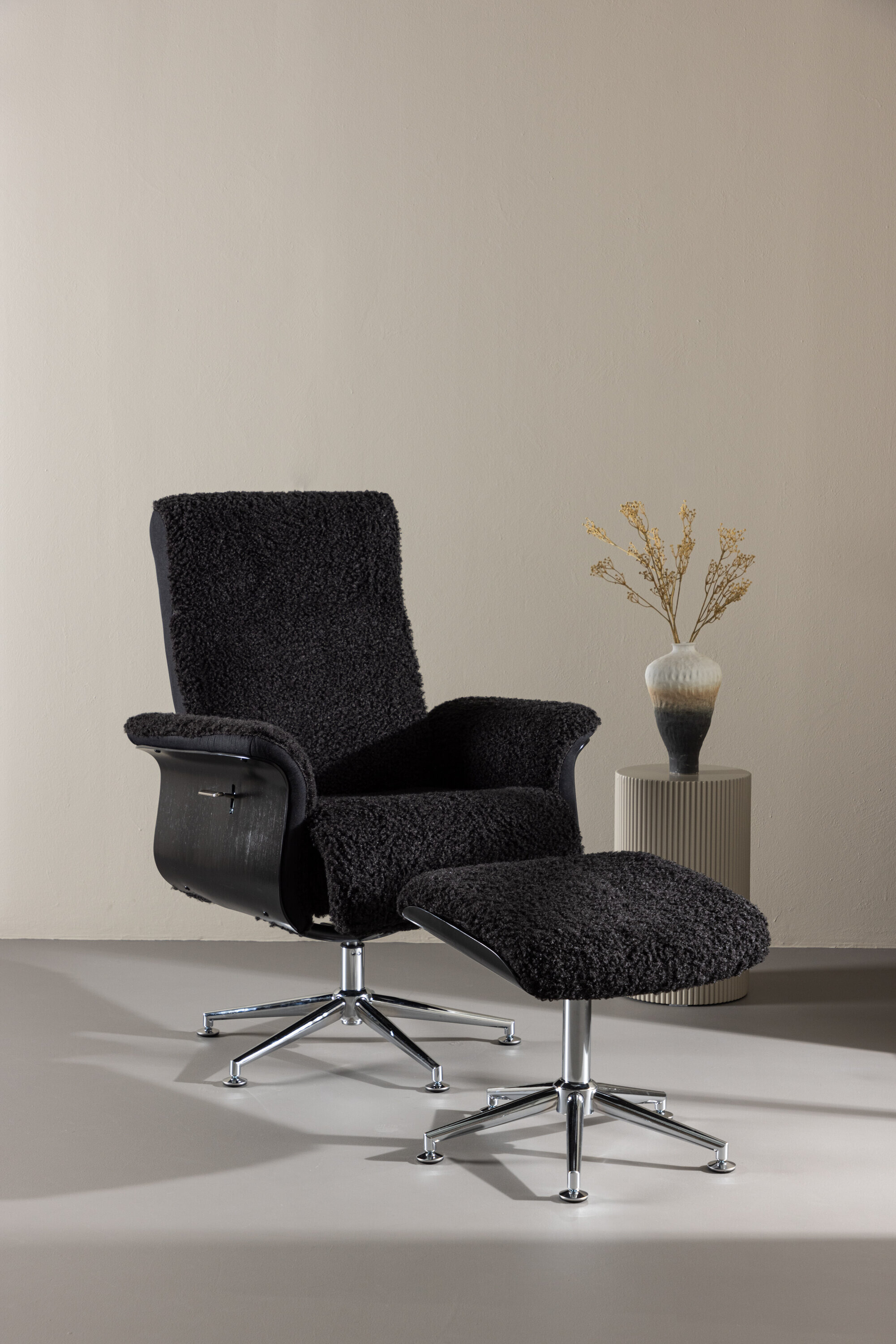 Nohr Fauteuil 'Arnoldo' Met voetenbank, Faux fur, kleur Donkergrijs