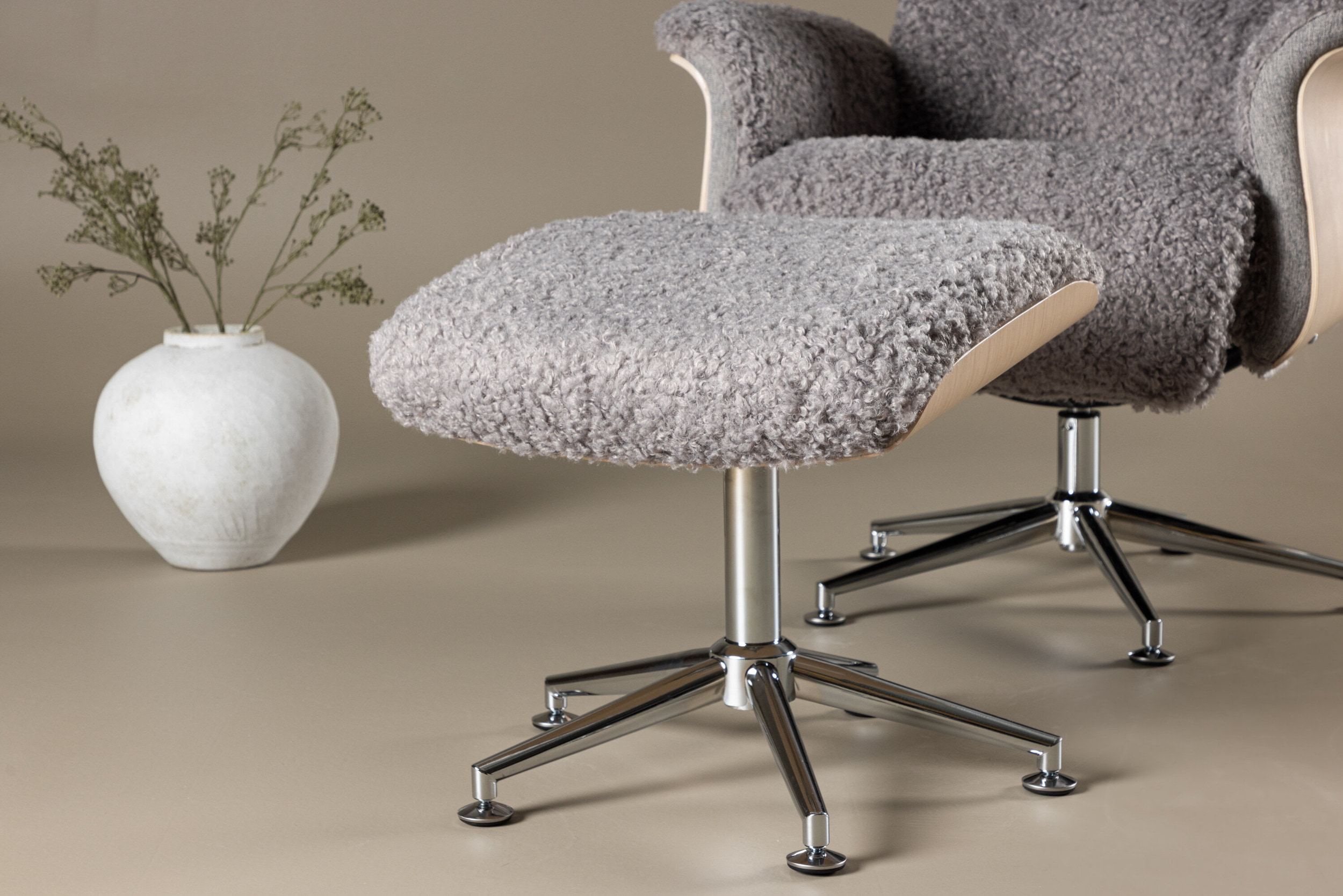 Nohr Fauteuil 'Arnoldo' Met voetenbank, Faux fur, kleur Grijs
