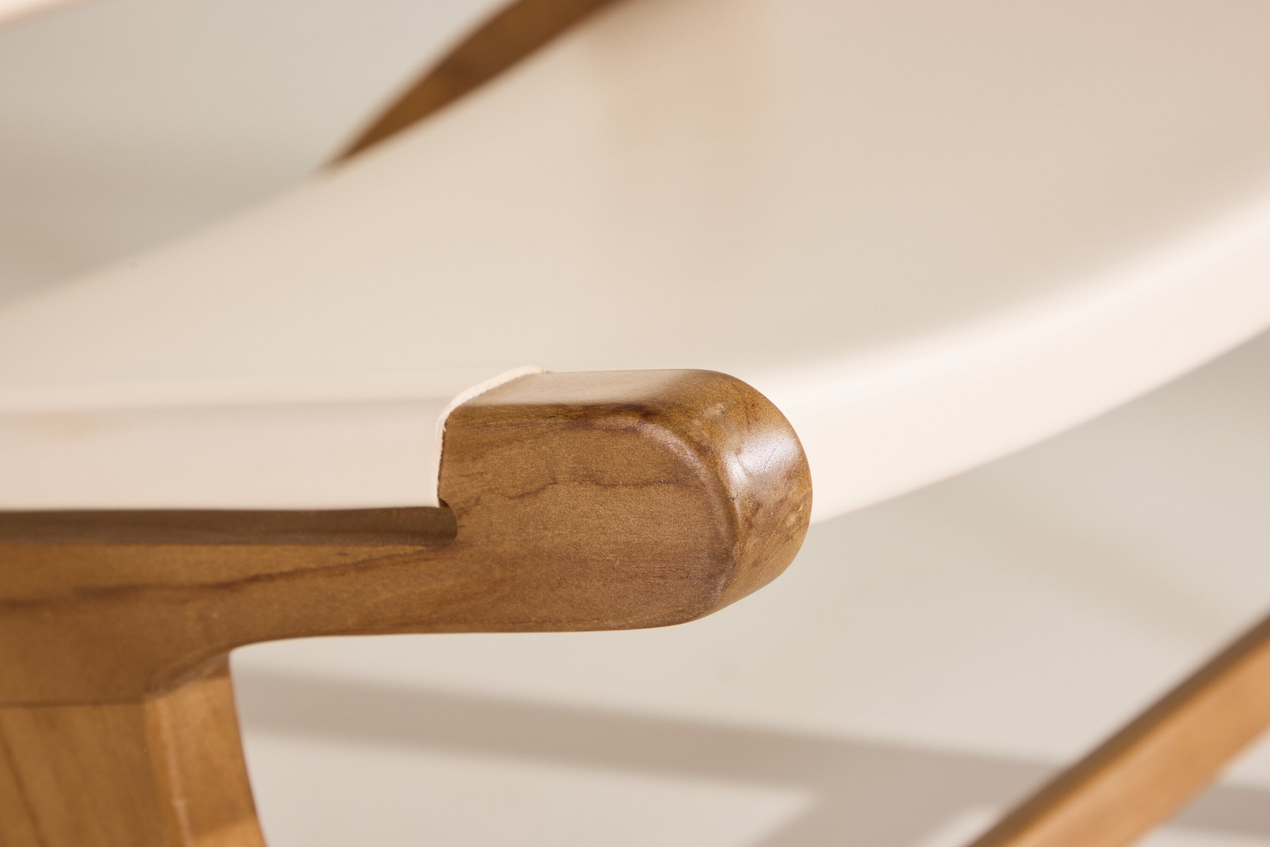 Nohr Fauteuil 'Calogero' Teakhout en Lederlook, kleur Crème