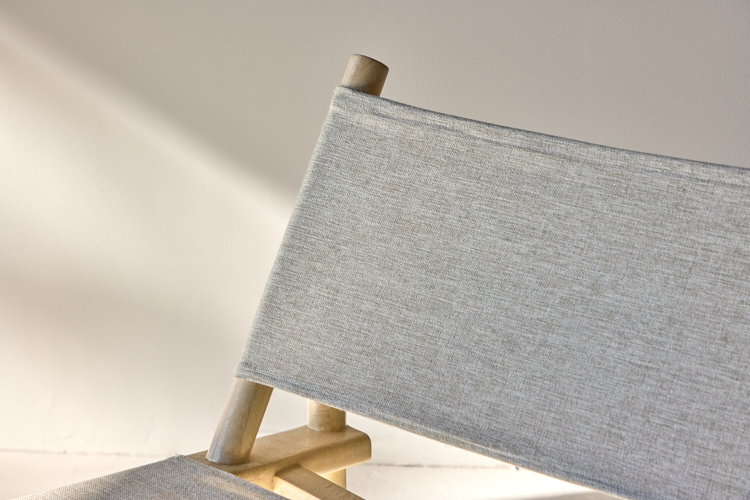 Nohr Fauteuil 'Sheyna' Mangohout, kleur Naturel/Grijs