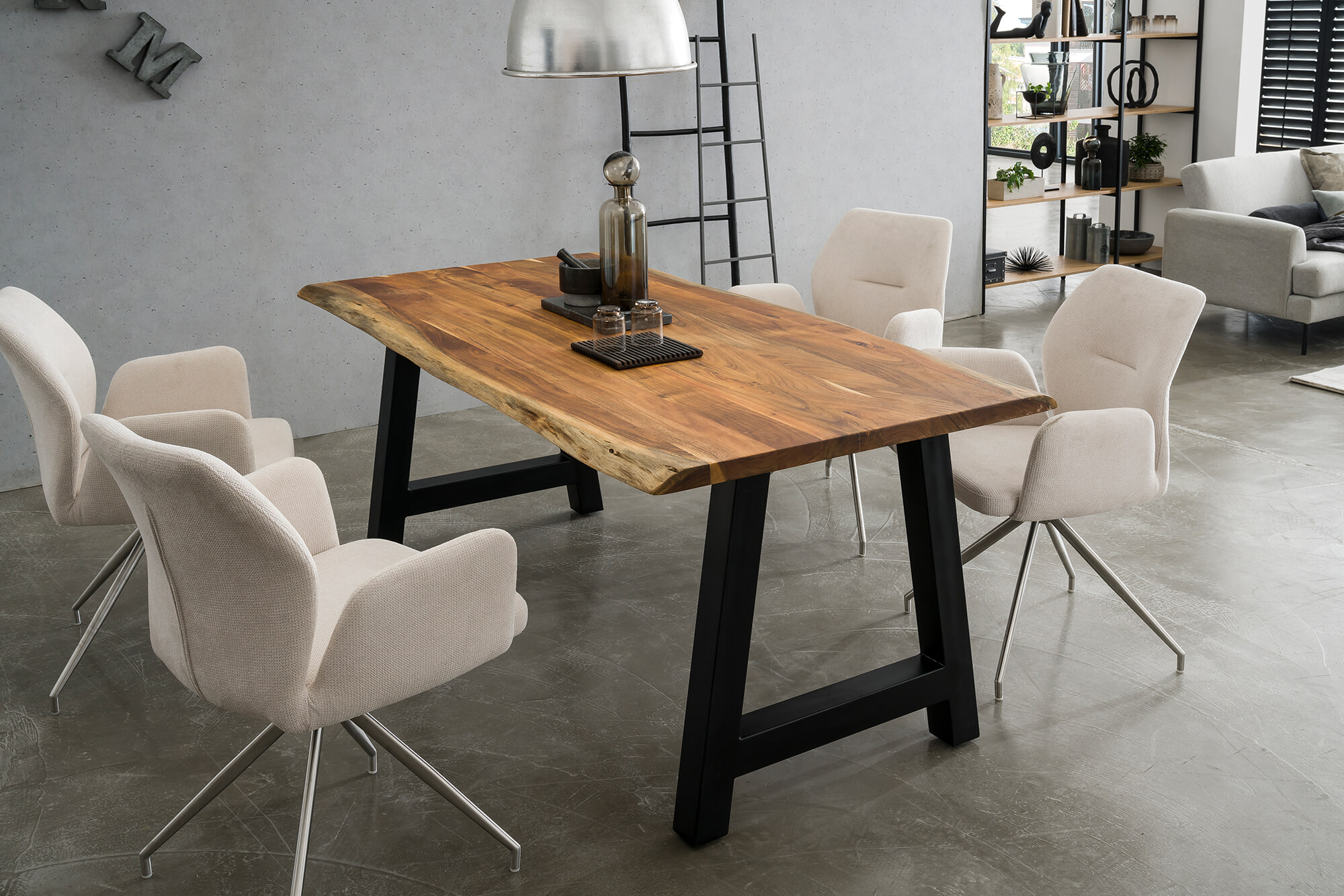 Artistiq Living Eettafel 'Karri' Met A-poot, Acaciahout, 240 x 110cm