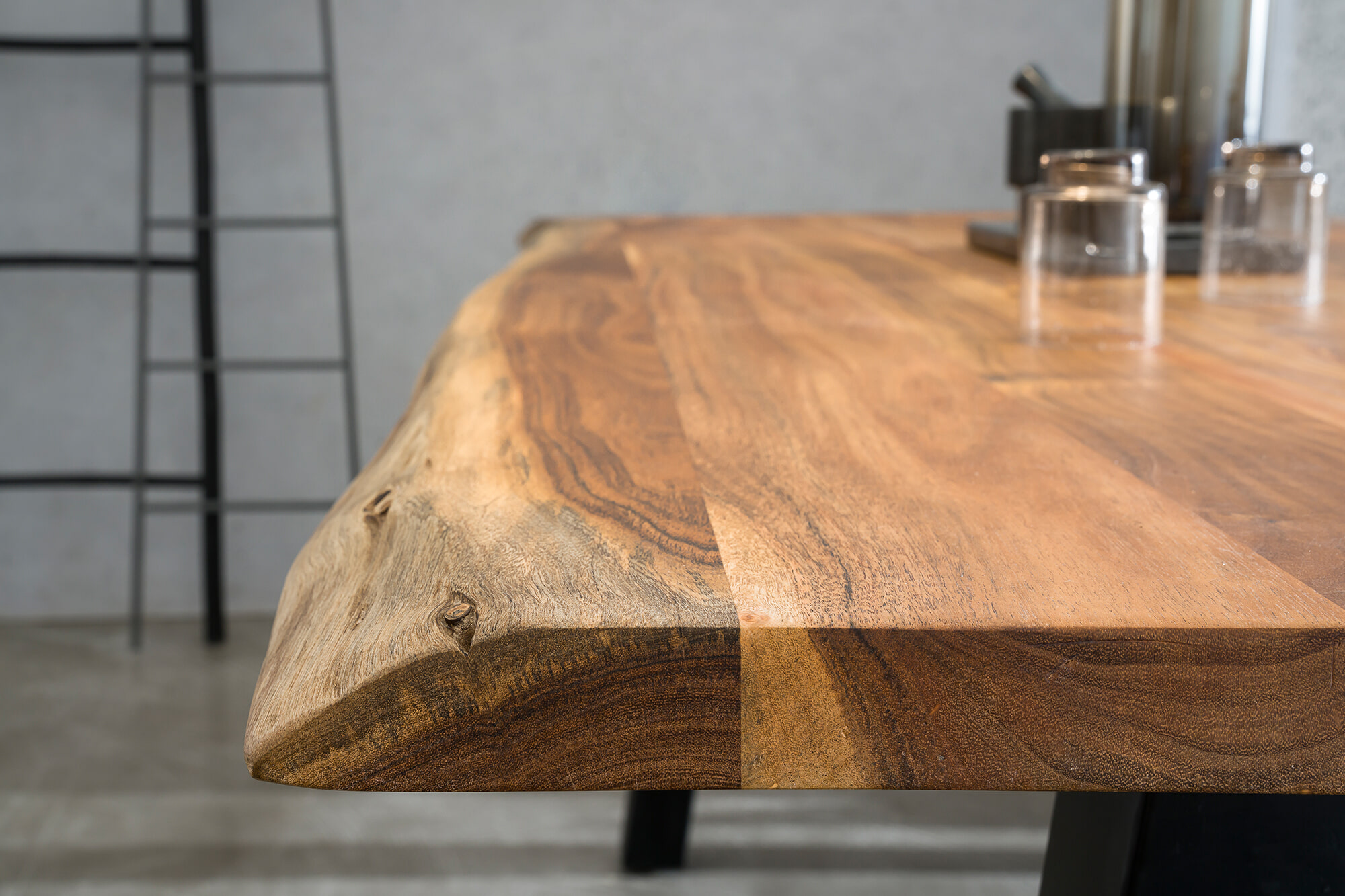 Artistiq Living Eettafel 'Karri' Met A-poot, Acaciahout, 240 x 110cm