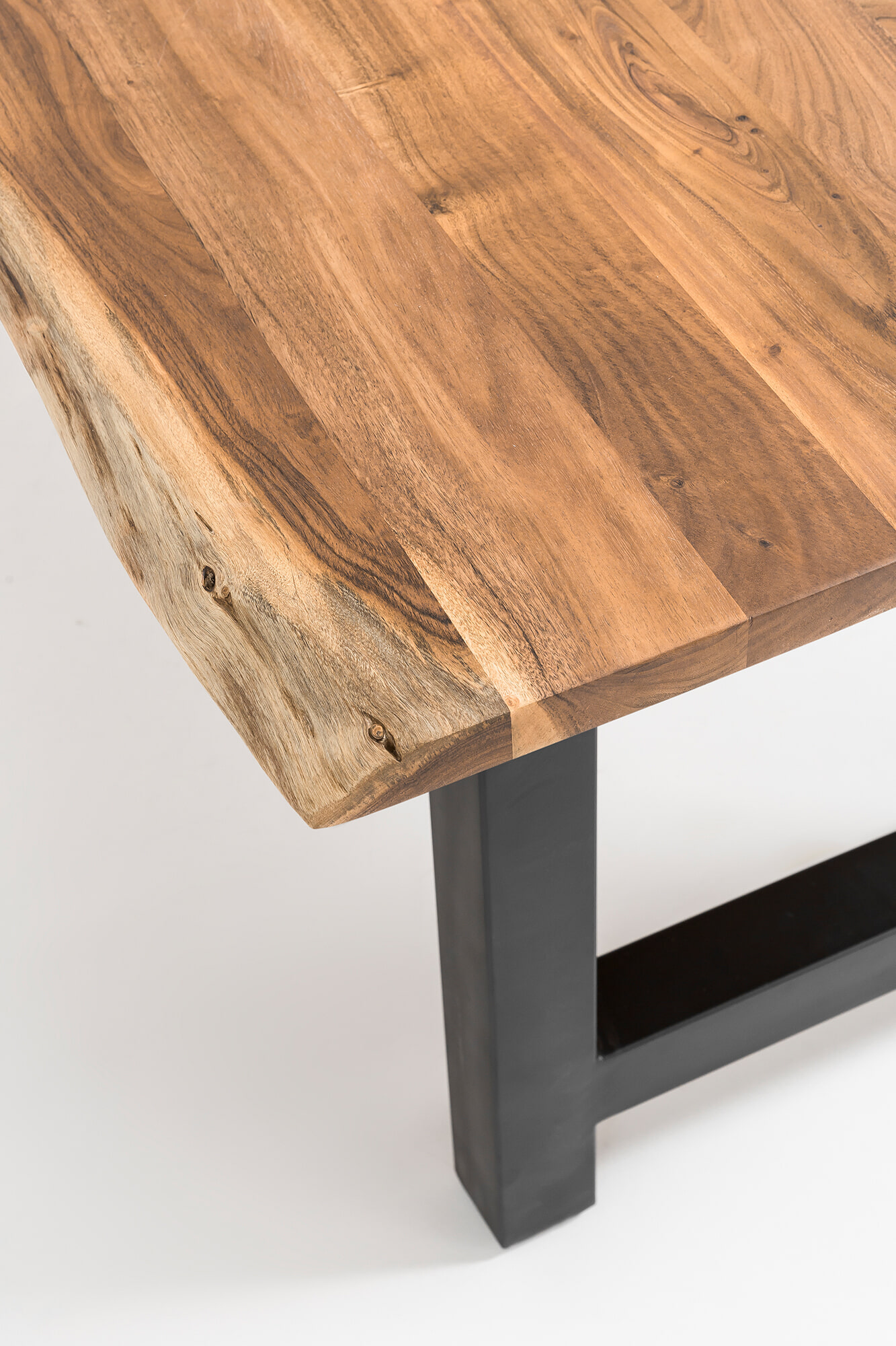 Artistiq Living Eettafel 'Karri' H-poot, Acaciahout, 240 x 110cm