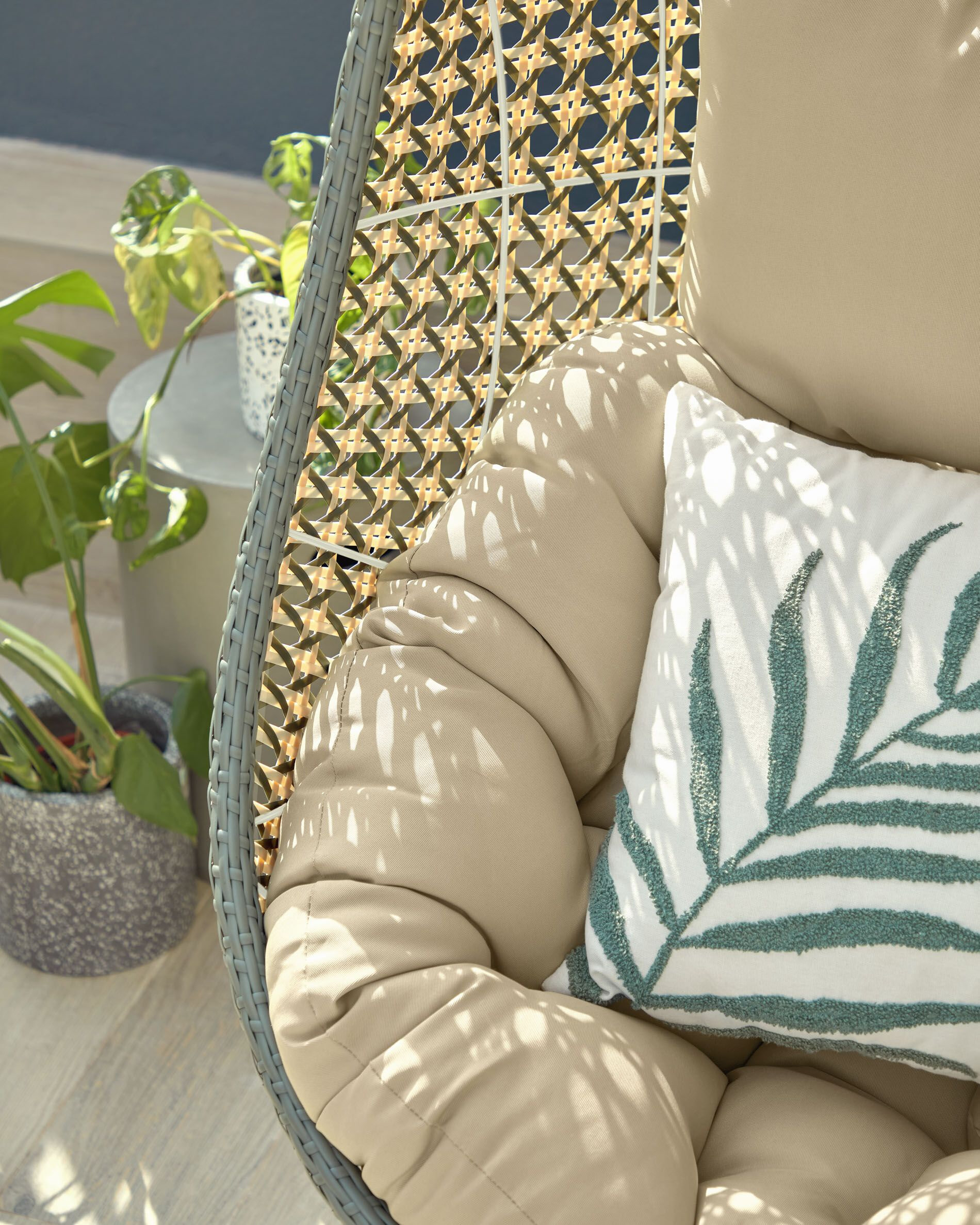 Kave Home Hangstoel 'Cira', kleur Groen