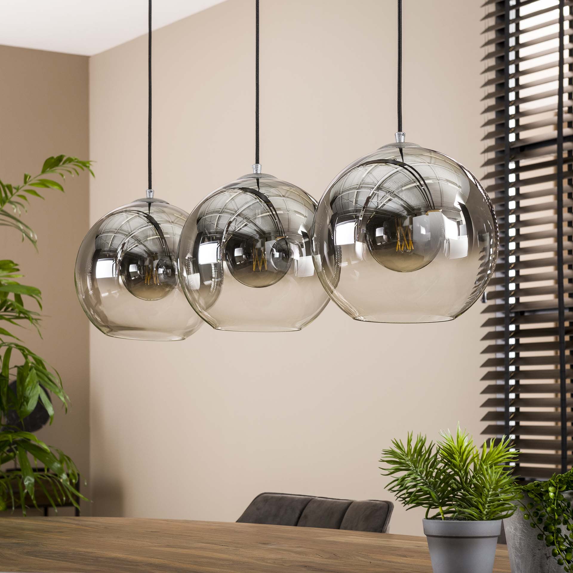 LifestyleFurn Hanglamp 'Wynetta' met 3 smoke-glas bollen, kleur Zilver
