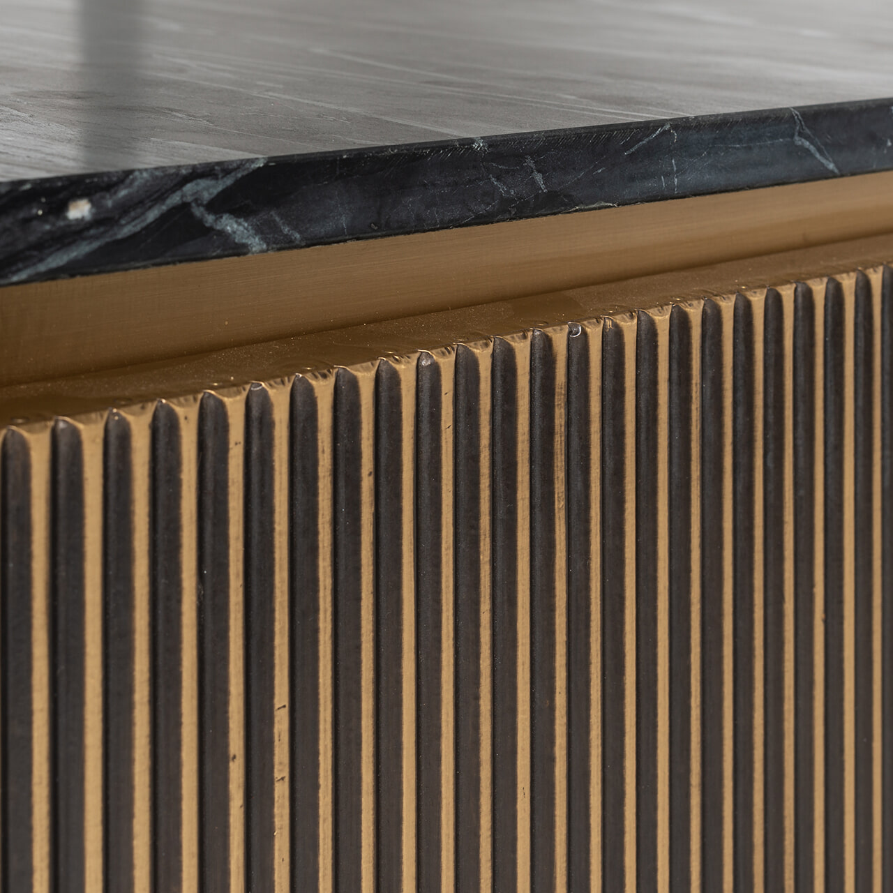 Richmond TV-meubel 'Ironville' 170cm, kleur goud / zwart marmer