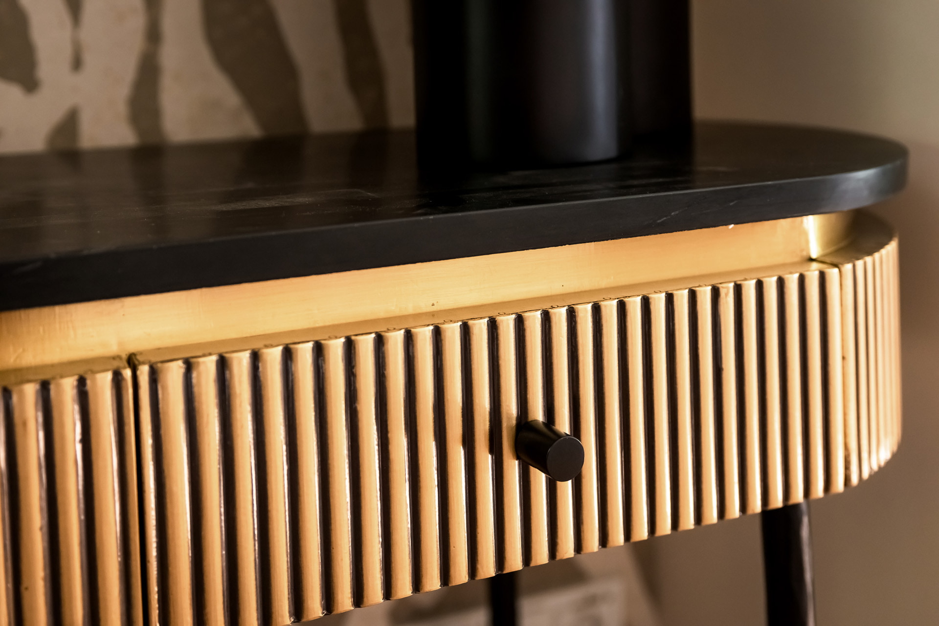 Richmond Sidetable 'Ironville' Marmer en Brass, 100cm
