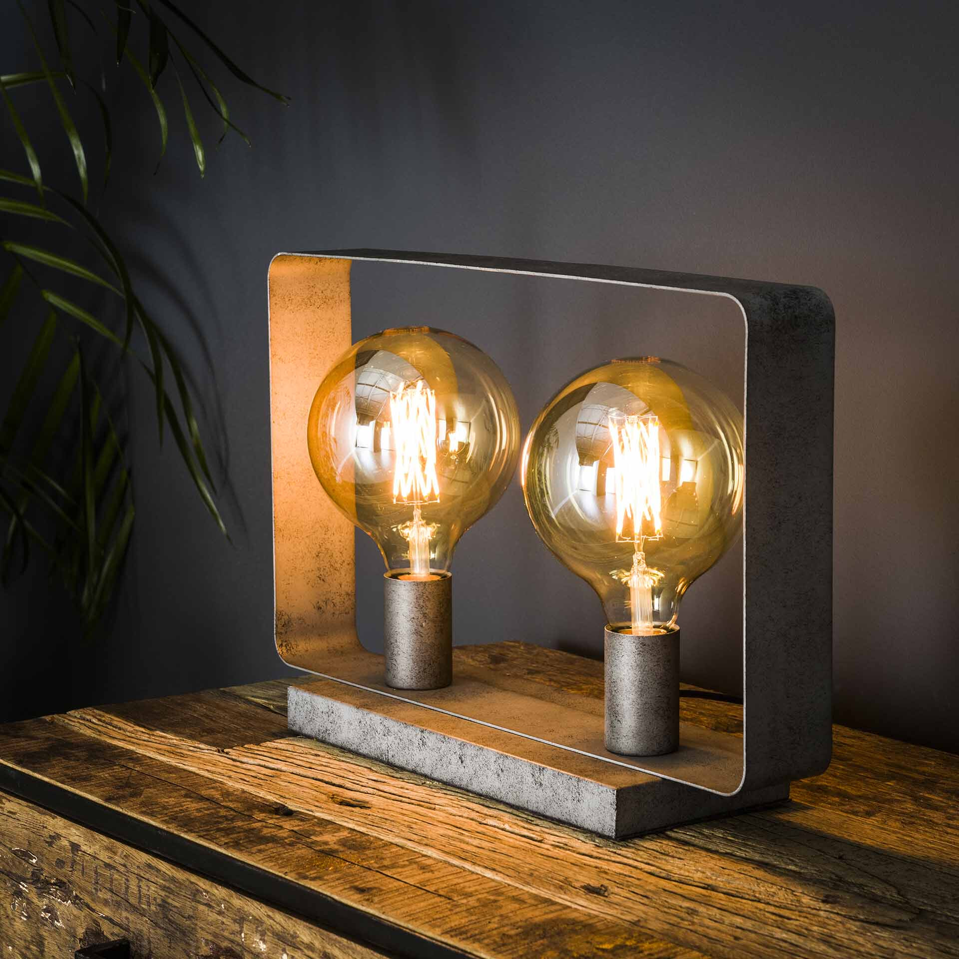 Tafellamp 'Brittany' 2-lamps, kleur Oud Zilver Tafellamp 'Brittany' 2-lamps, kleur Oud Zilver