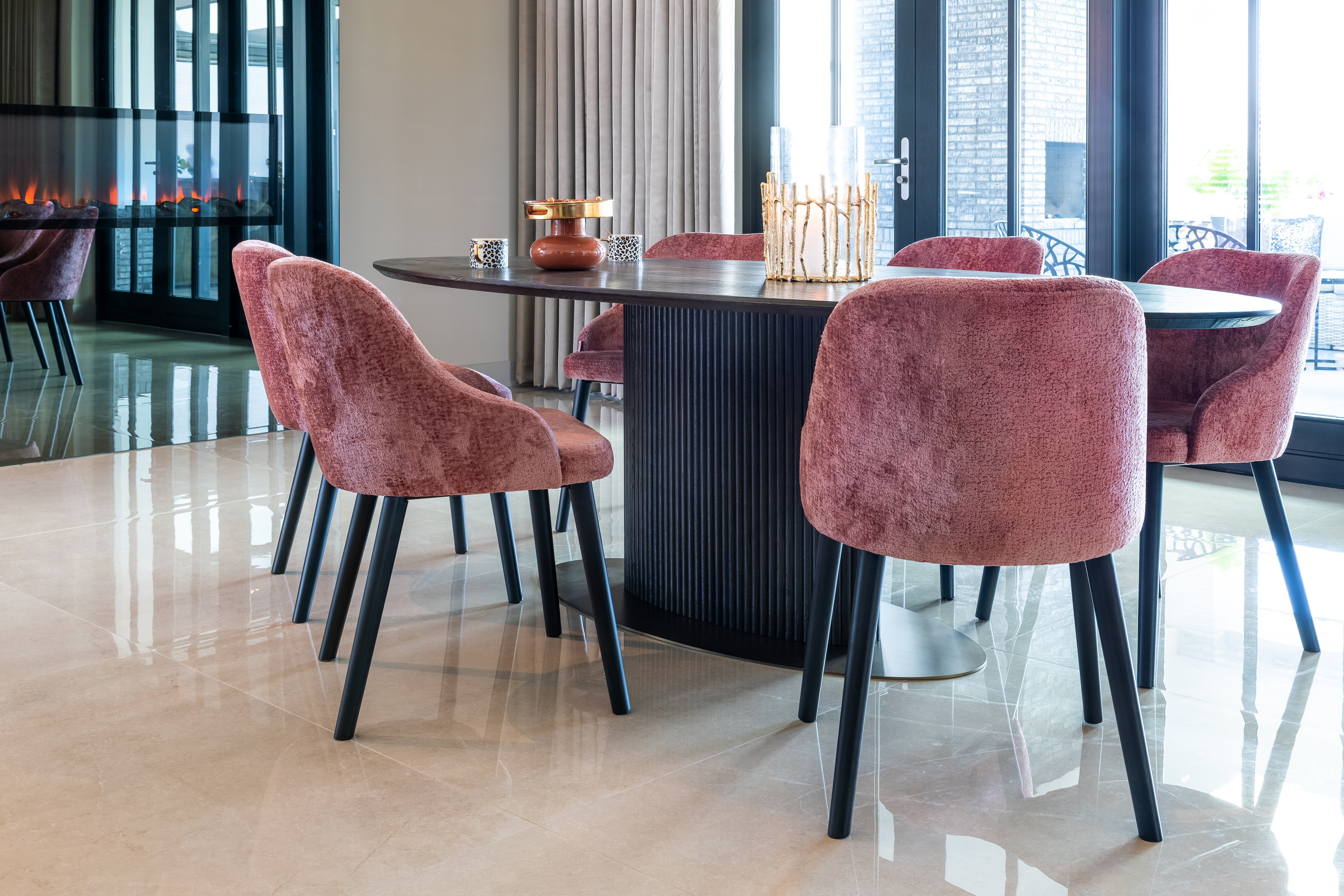 Richmond Ovale Eettafel 'Luxor' Eikenhout, 235 x 110cm, kleur donkerbruin