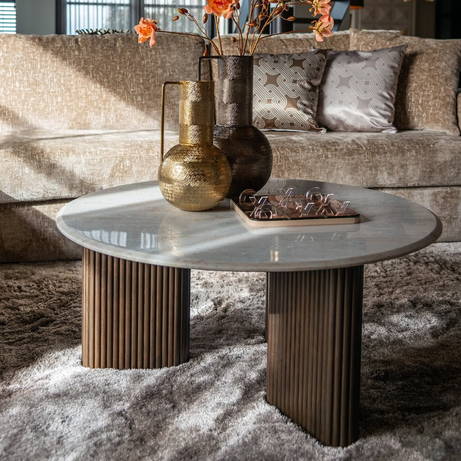 Richmond Ronde Salontafel Mayfield Mangohout en marmer, 90cm - Wit - Japandi