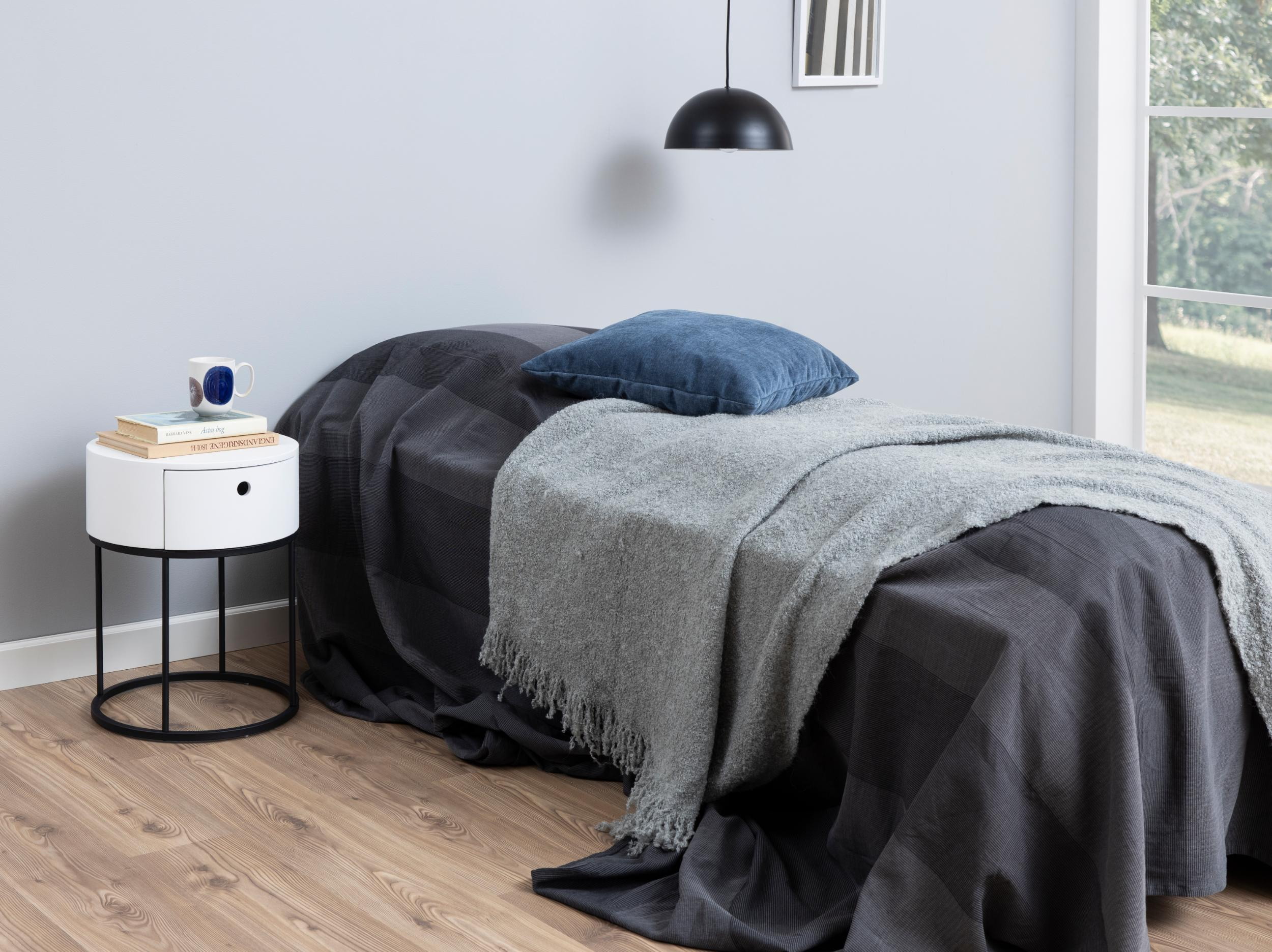 Bendt Rond Nachtkastje 'Gaga' met lade, kleur Wit