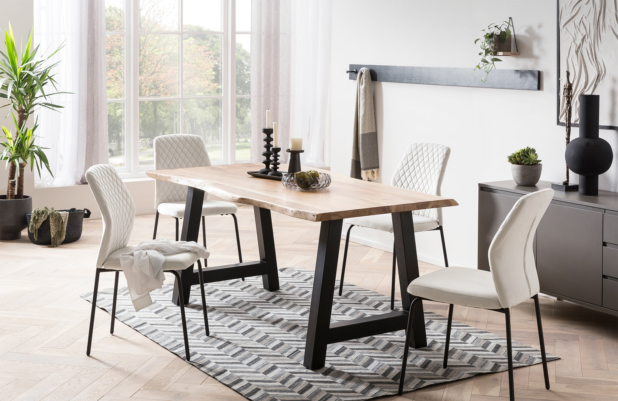 Artistiq Eetkamerstoel 'Chante' Velvet, kleur Beige