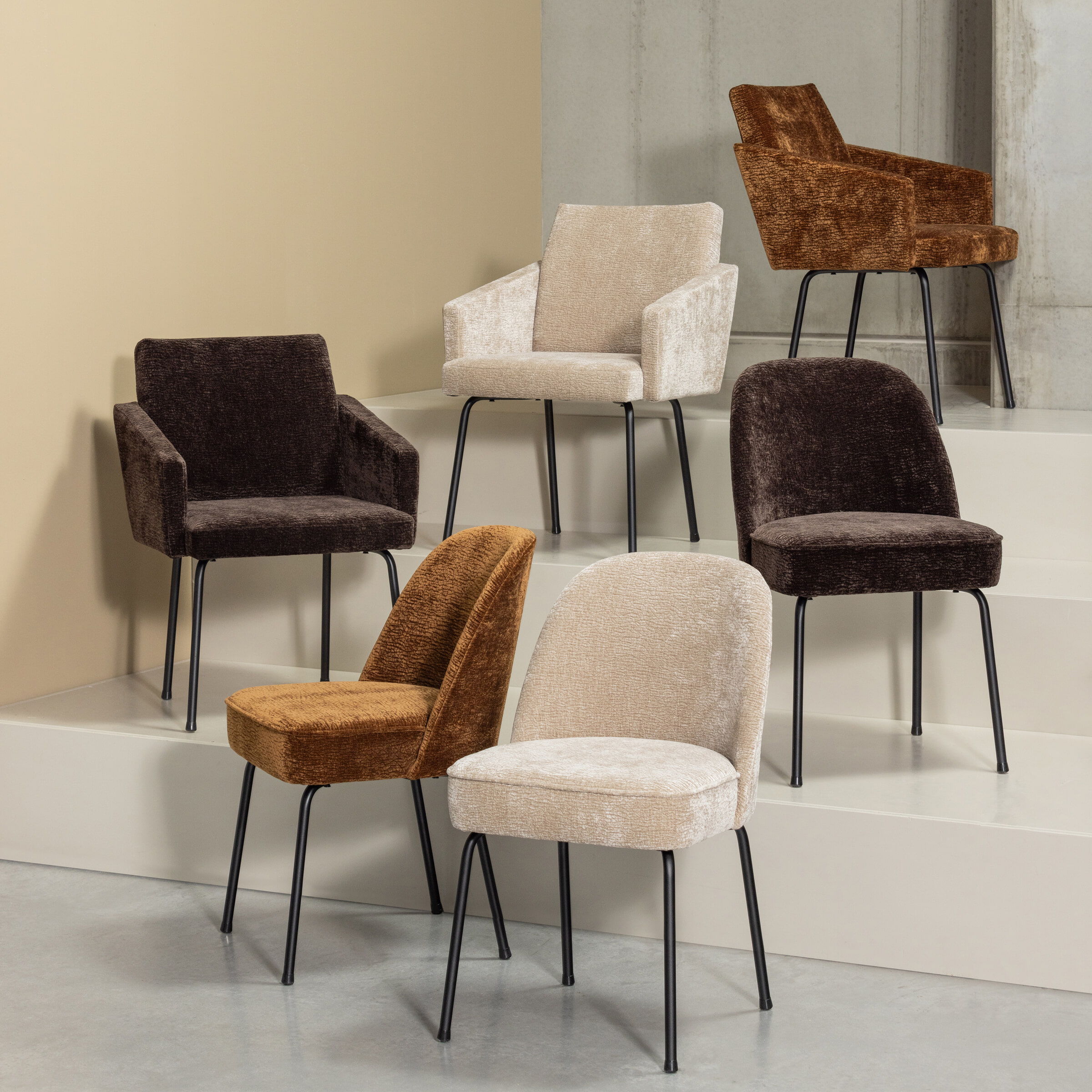 WOOOD Eetkamerstoel 'Vogue' Chenille, kleur Zand