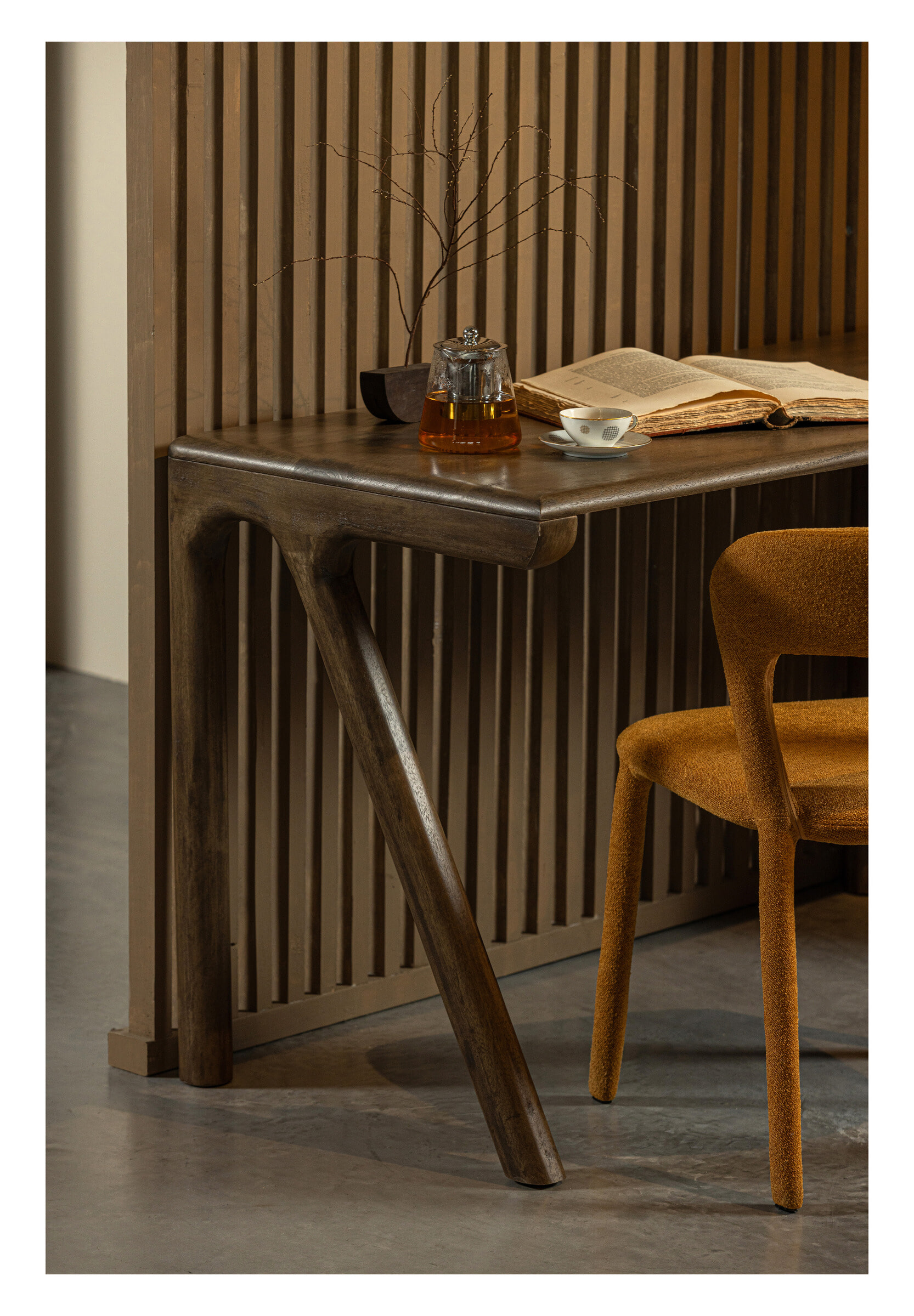 WOOOD Bureau 'Tug' Mangohout, 130 x 60cm