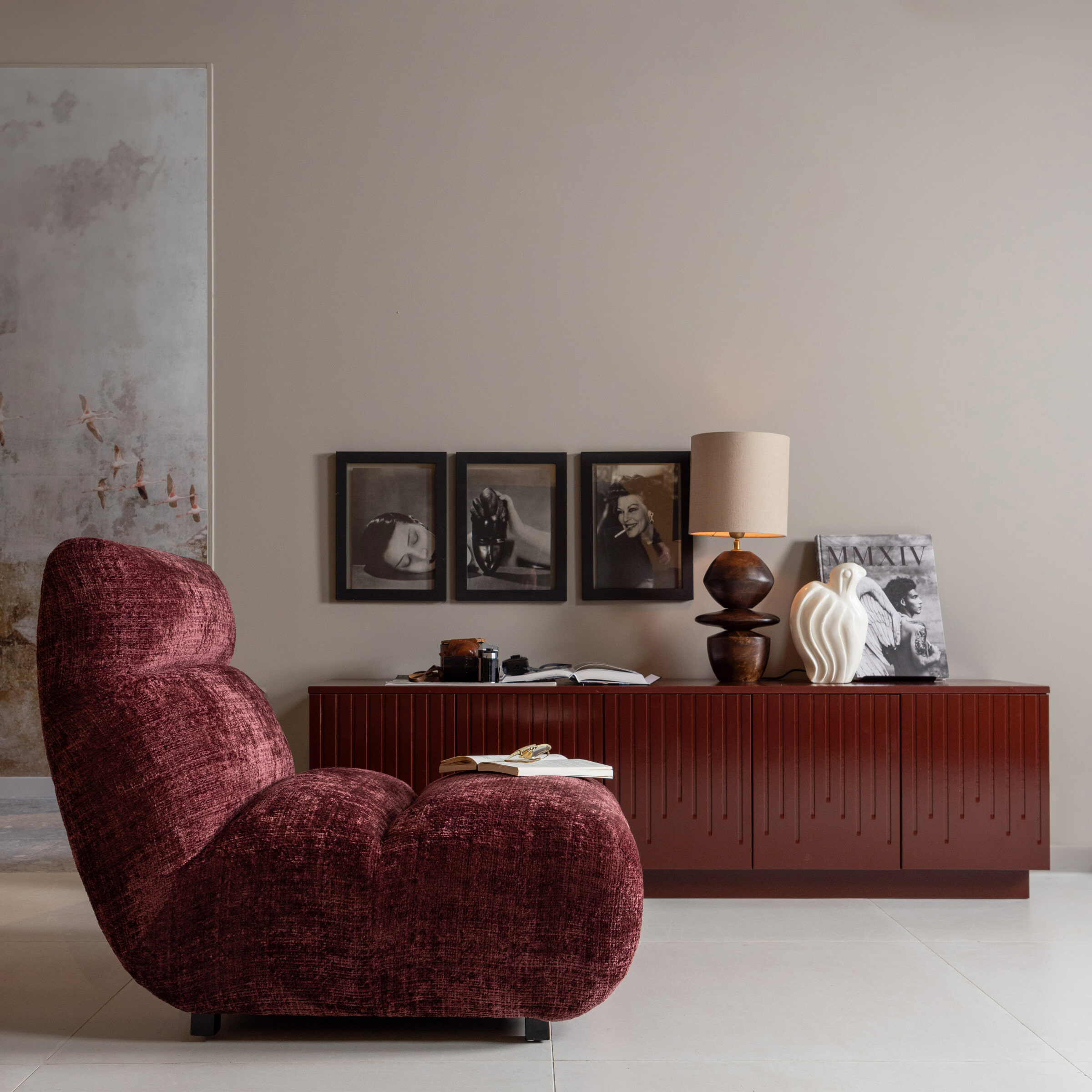 WOOOD Fauteuil 'Observe' Chenille, kleur Aubergine