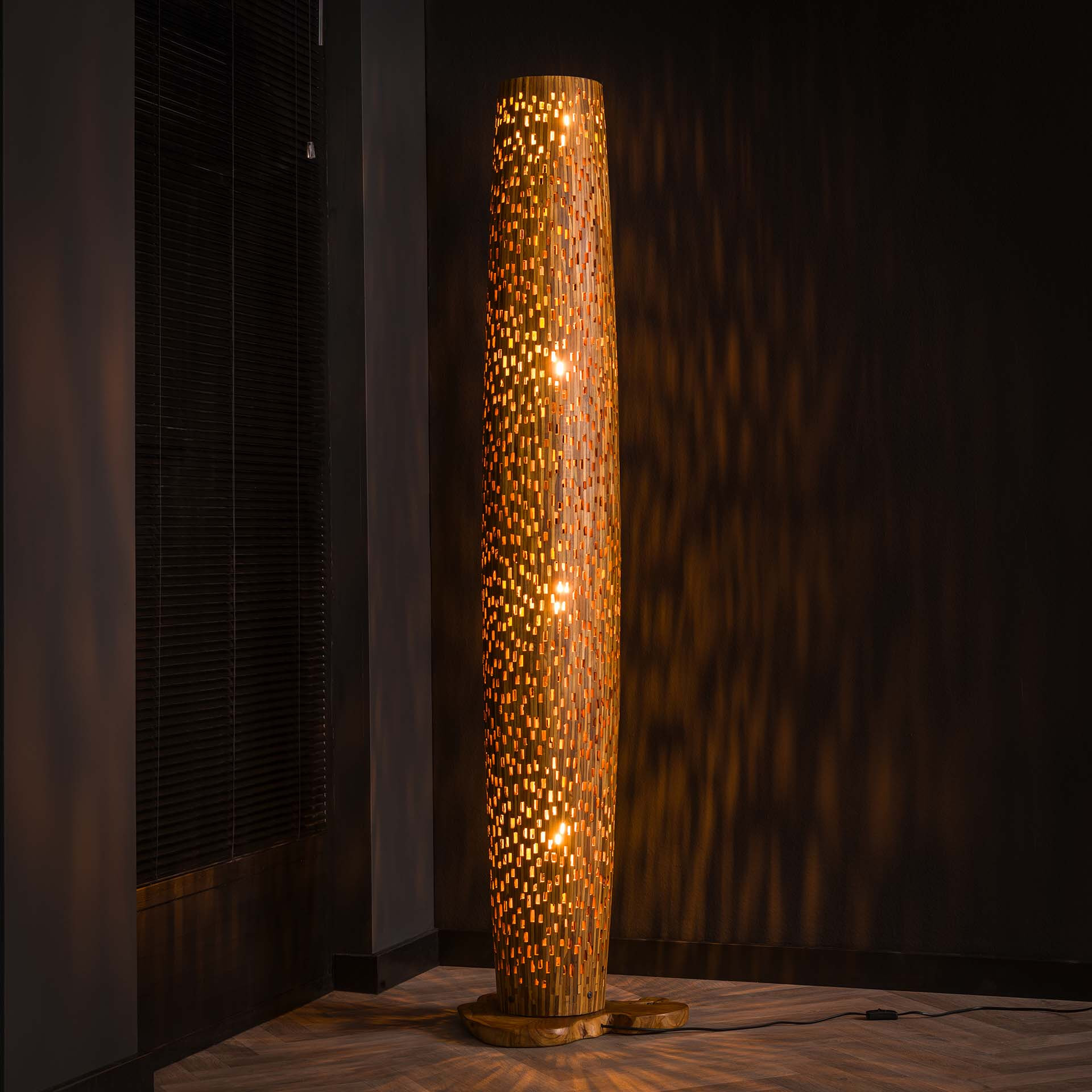 LifestyleFurn Vloerlamp Eugena Teakhout, 184cm - Massief gerecycled teakhout