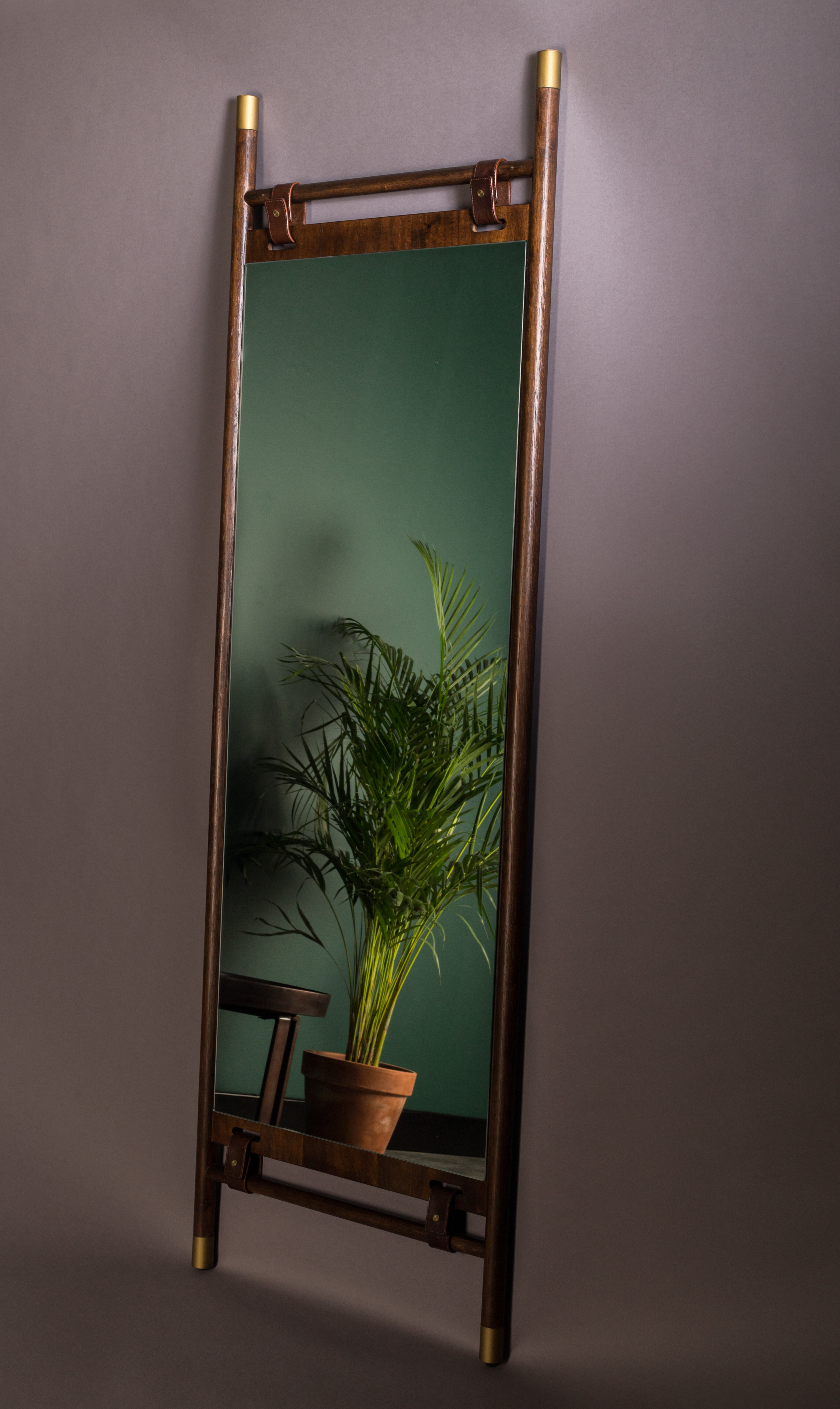 Dutchbone Spiegel 'Riva' 180 x 59.5cm, beukenhout / leer / messing