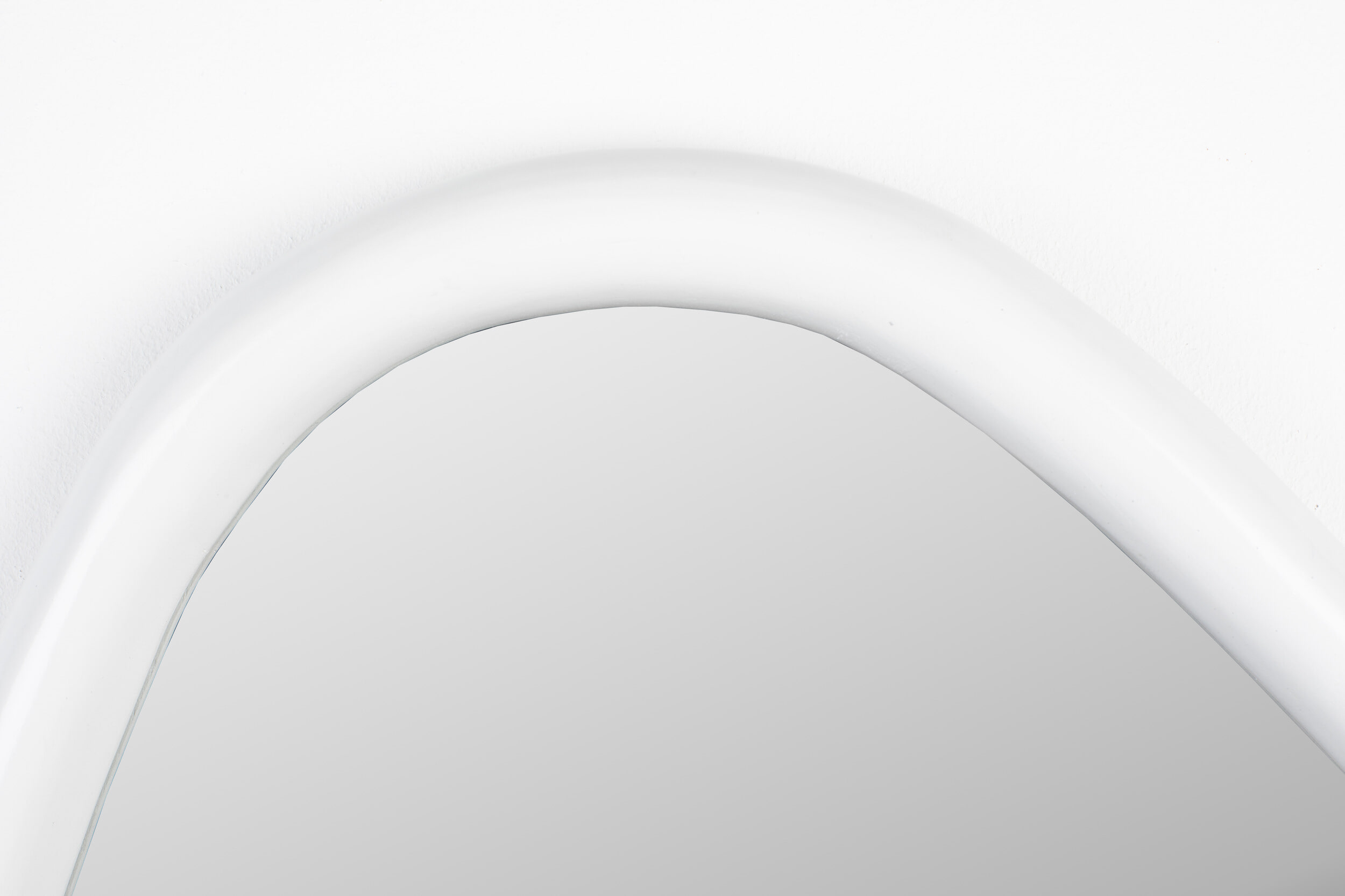 Zuiver Organische Spiegel 'Looks' 67 x 49cm, kleur Off White