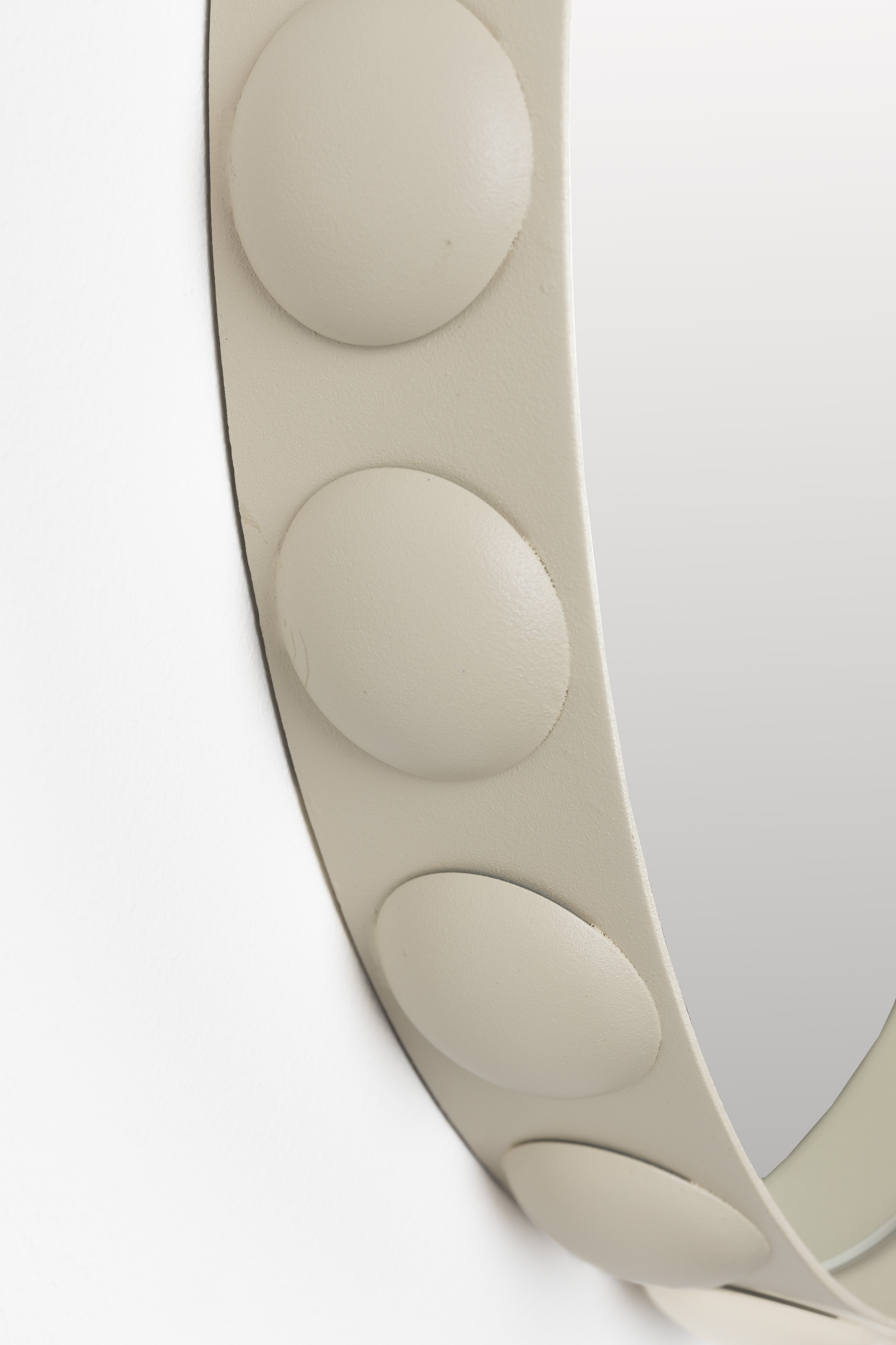 Zuiver Ronde Spiegel 'Bubbles' 50cm, kleur Beige