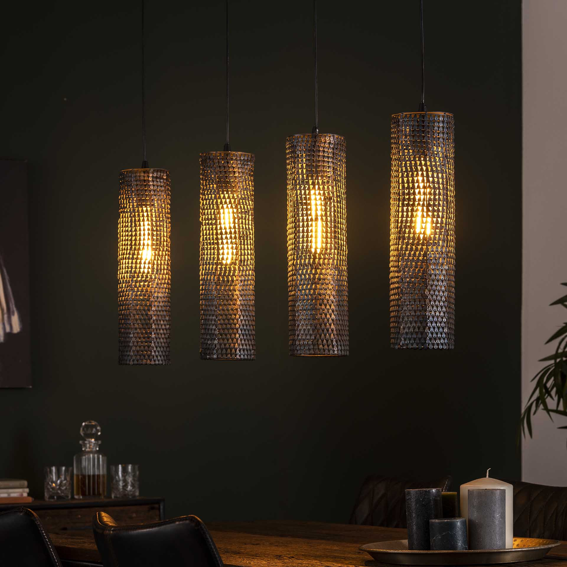 Hanglamp 'Armor' 4-lamps Hanglamp 'Armor' 4-lamps