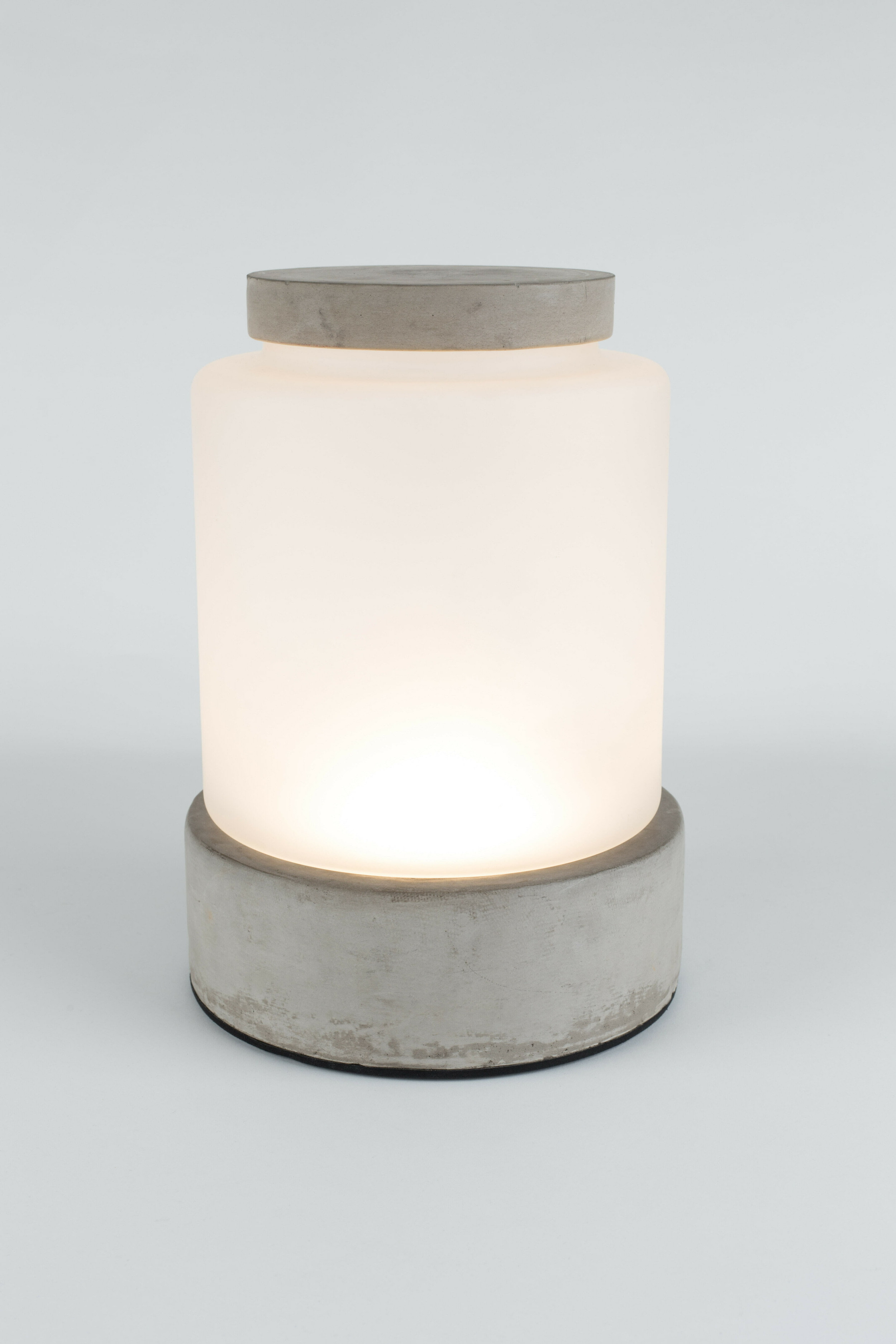 Zuiver Vaas/Tafellamp 'Reina' Beton en glas, Ø22cm