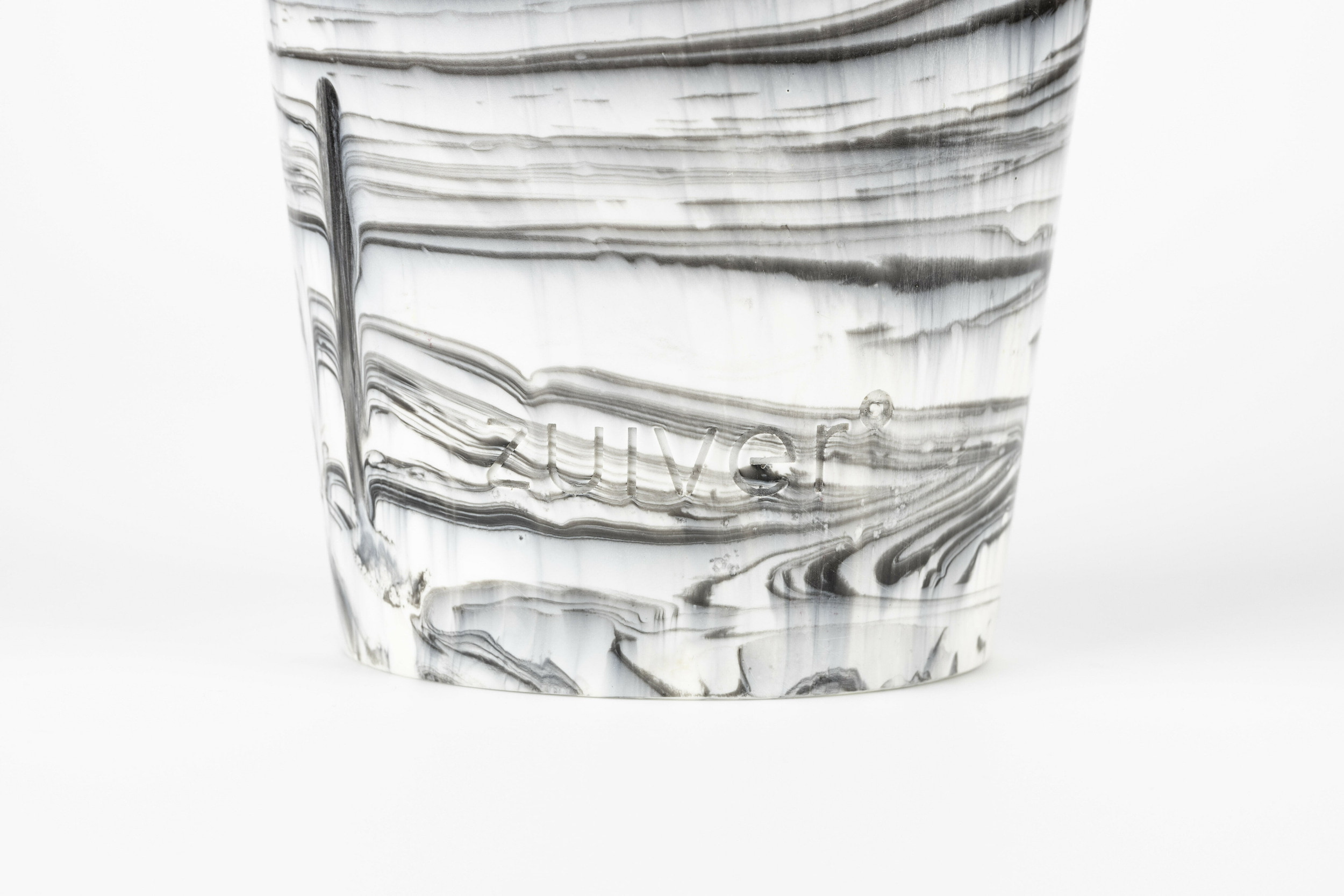 Zuiver Vaas 'Conic' Resin, 25cm, kleur Zwart/Wit